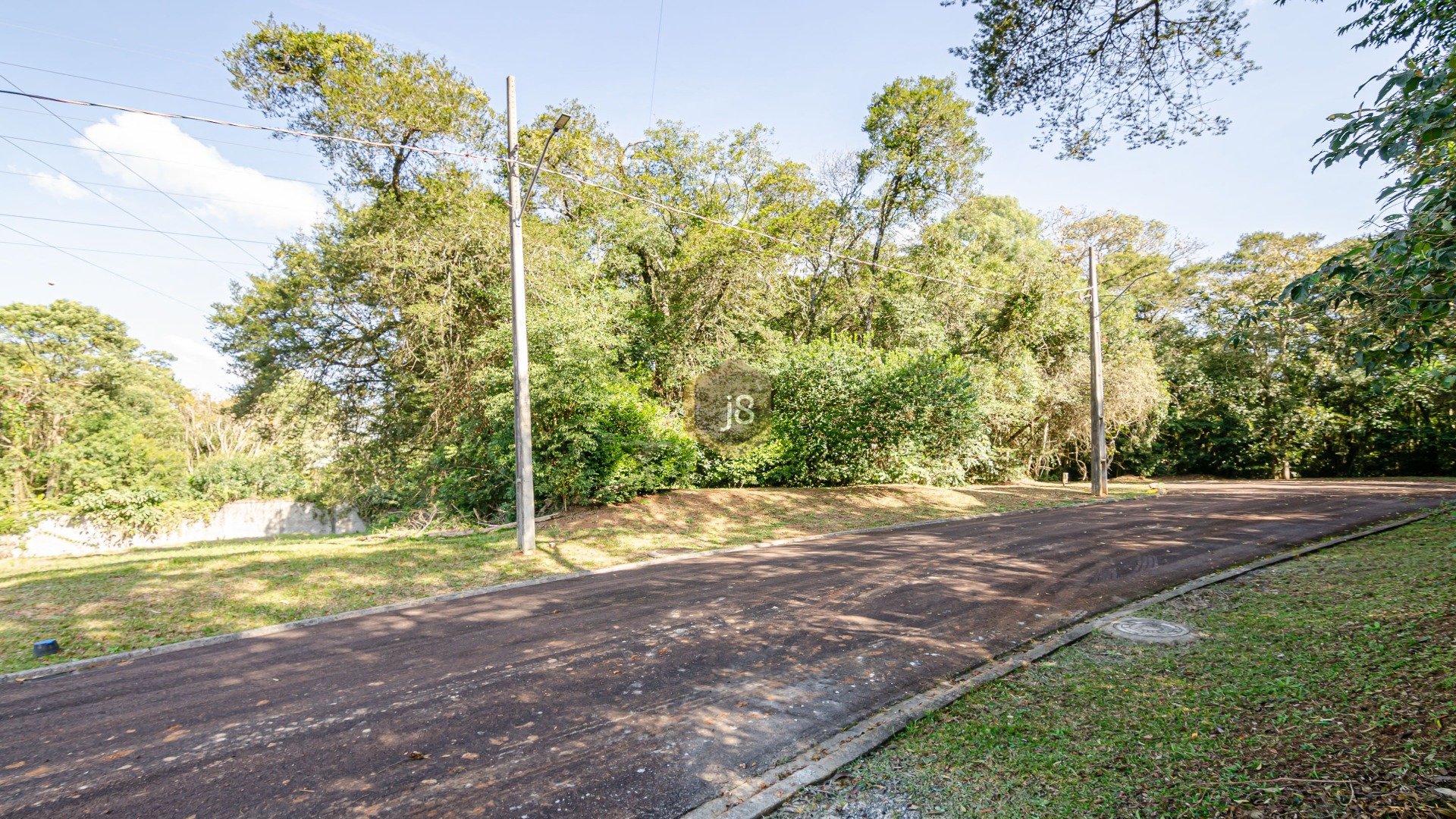 TERRENO EM CONDOMÍNIO DE ALTO PADRÃO