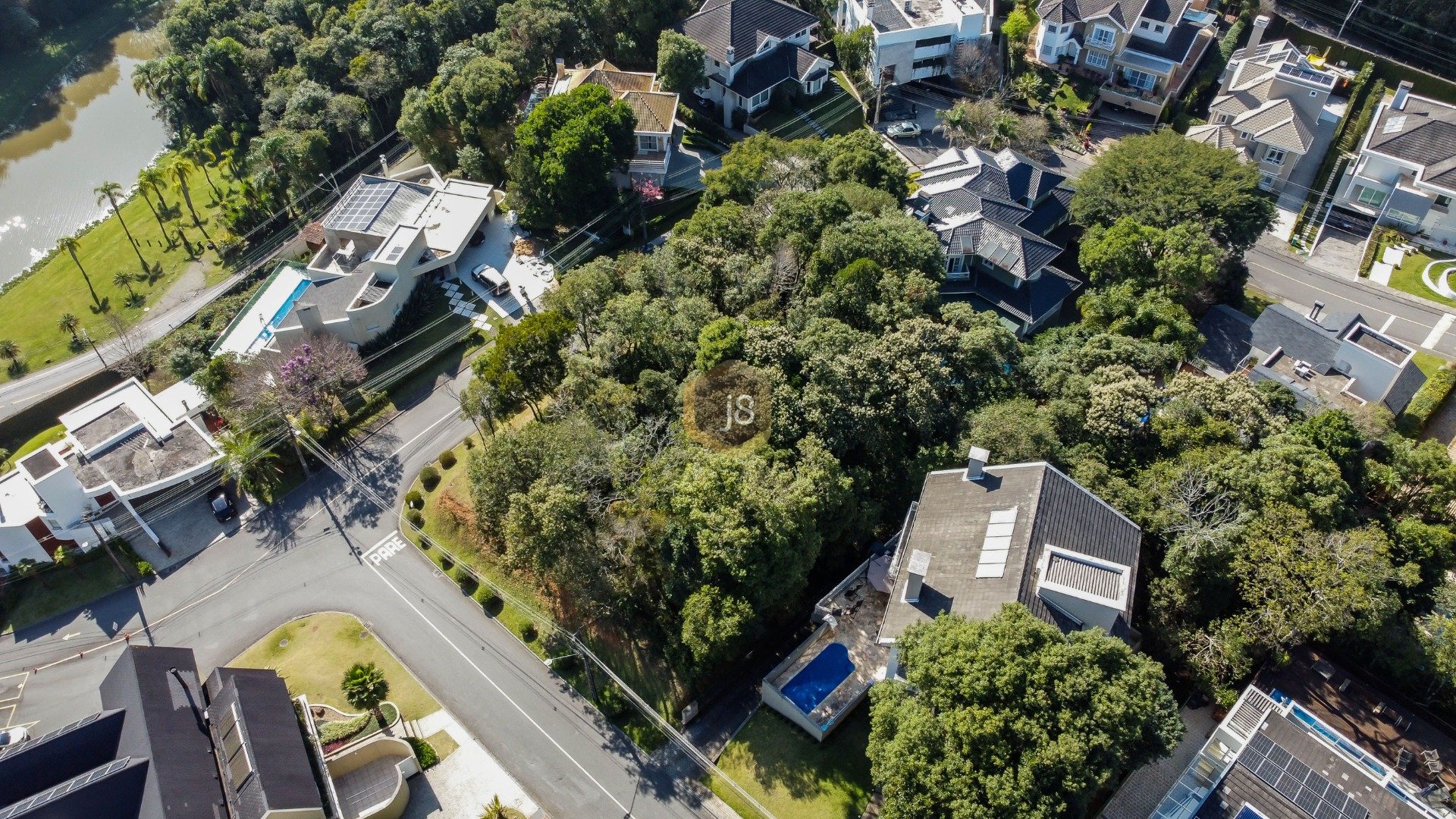 RESIDENCIAL JOÃO TURIN  EM FRENTE AO PARQUE TINGUI