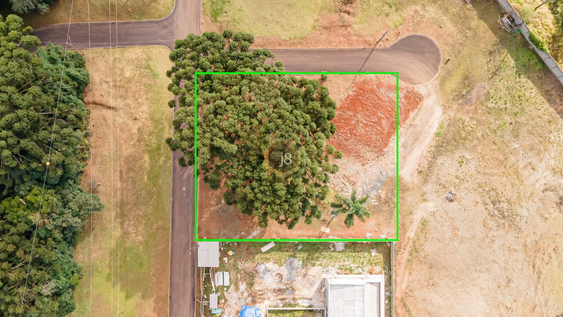 TERRENO EM CONDOMÍNIO COM 1.580M² PRIVATIVOS