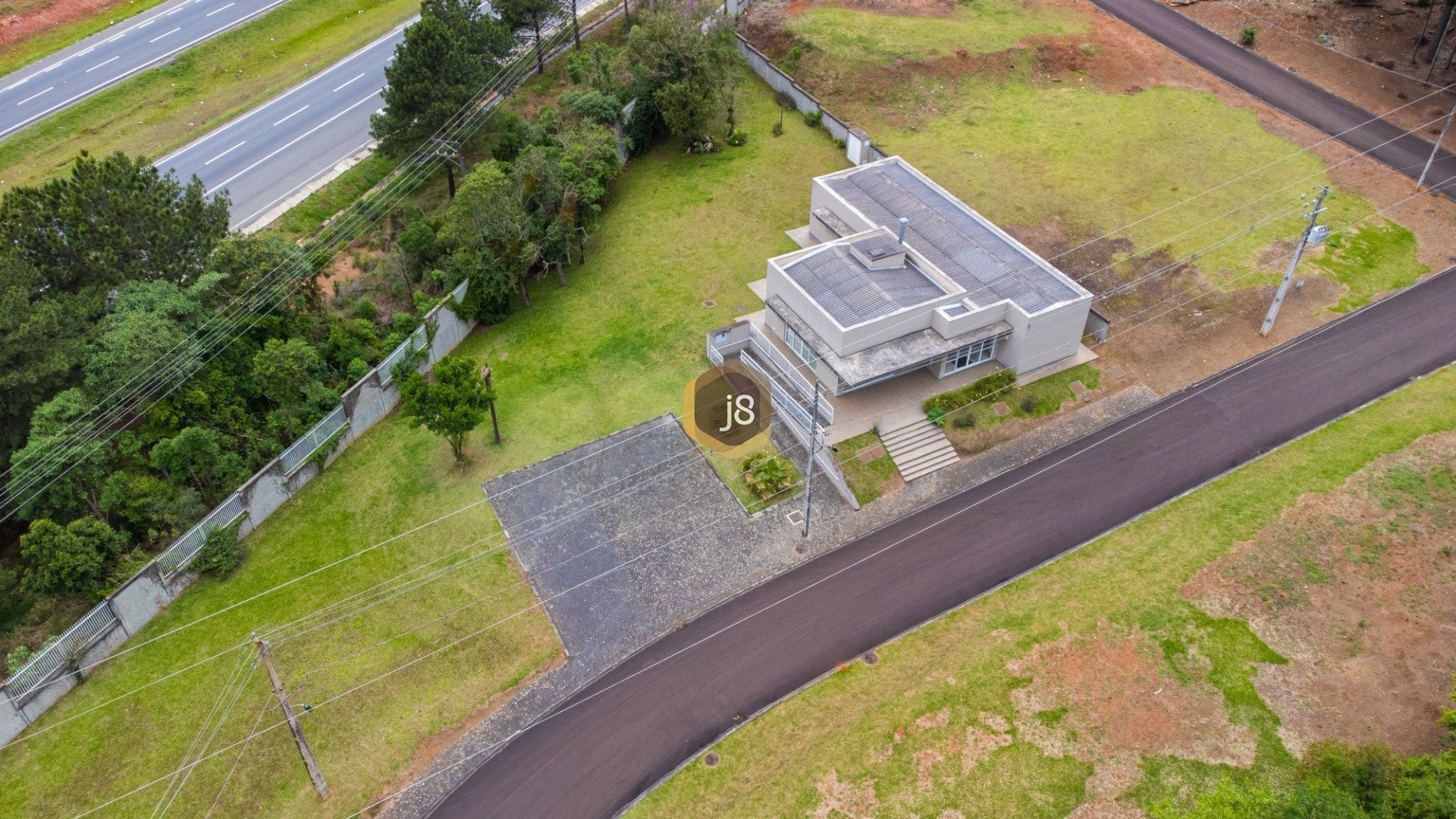 TERRENO EM CONDOMÍNIO COM 1.580M² PRIVATIVOS