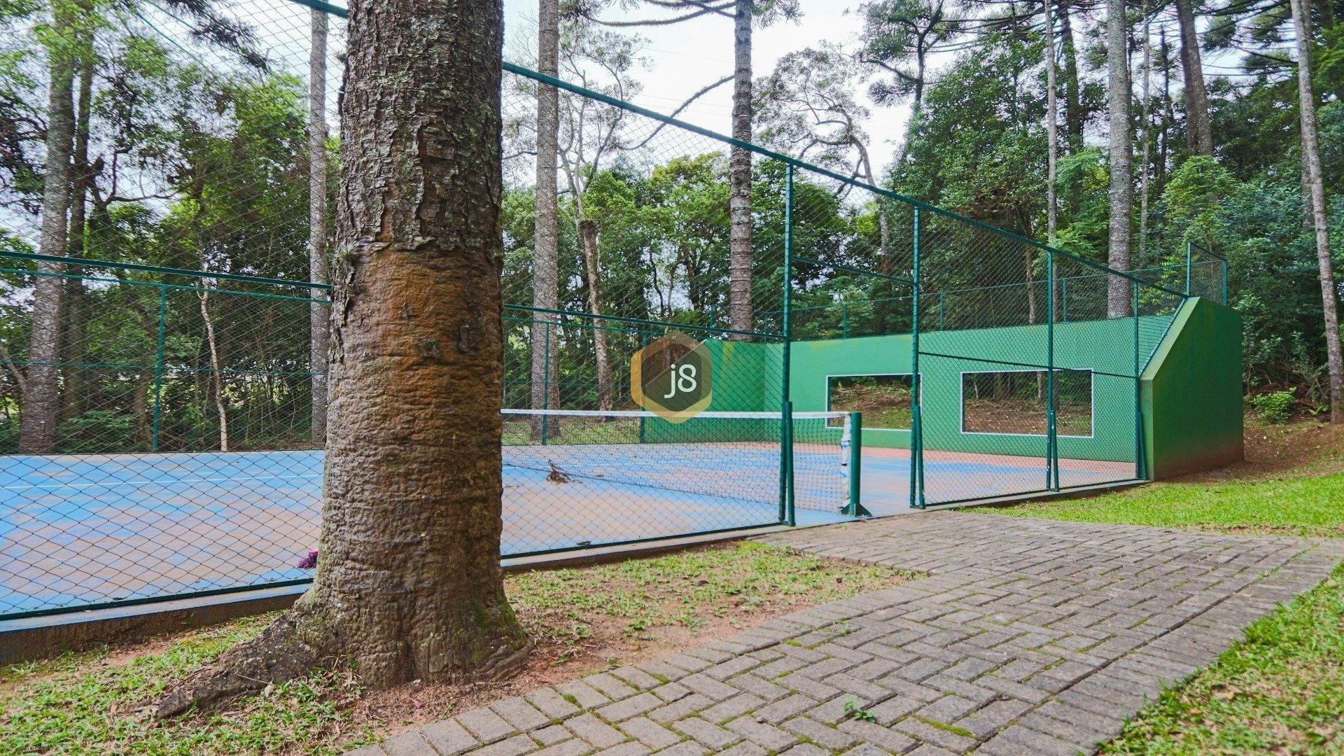 TERRENO EM CONDOMÍNIO COM 1.580M² PRIVATIVOS