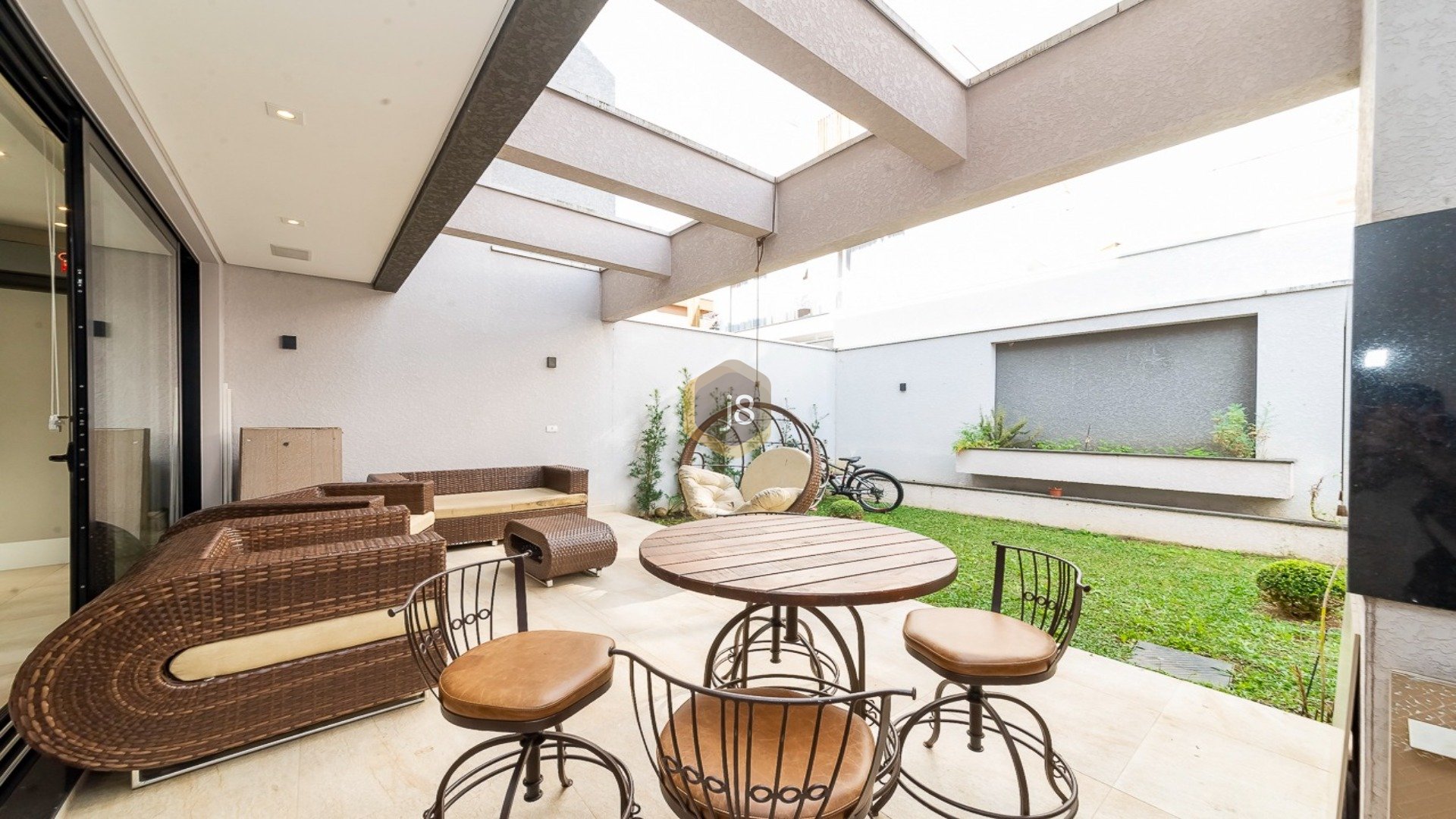 SOFISTICAÇÃO E CONFORTO, CASA 100% MOBILIADA