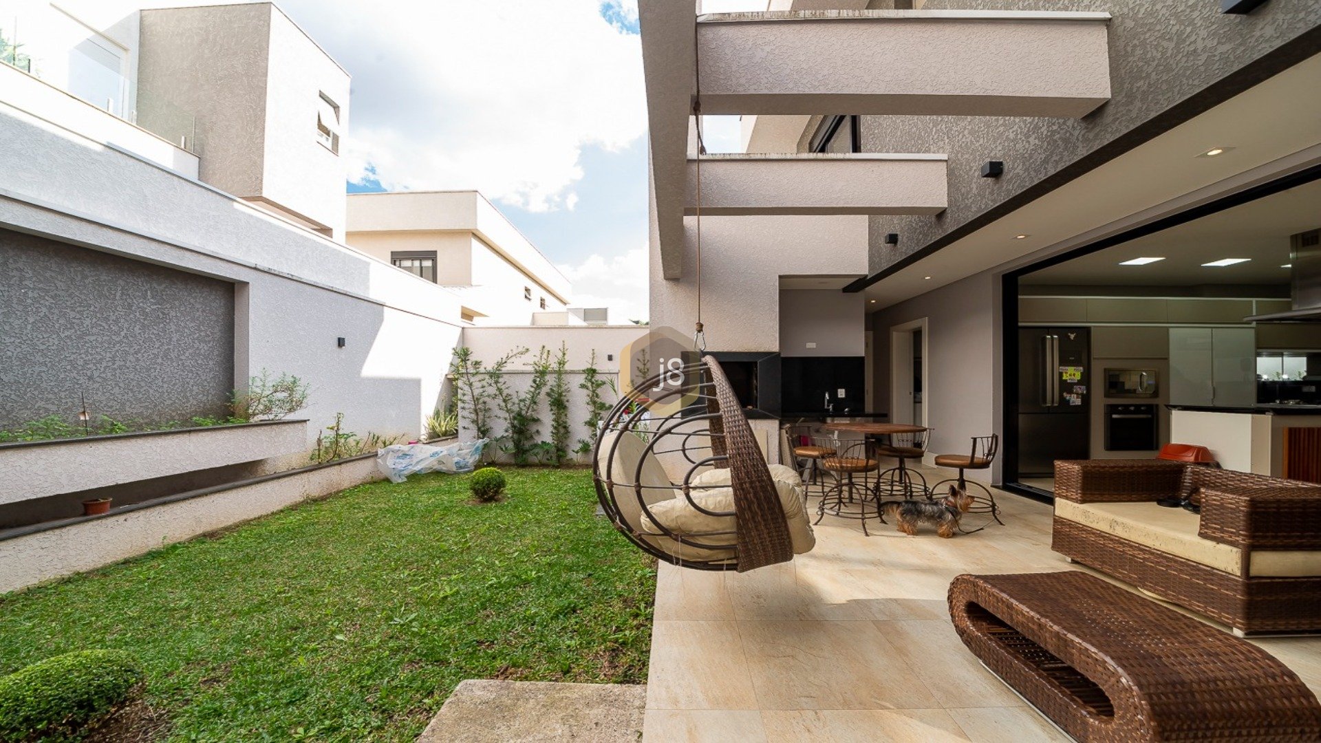 SOFISTICAÇÃO E CONFORTO, CASA 100% MOBILIADA