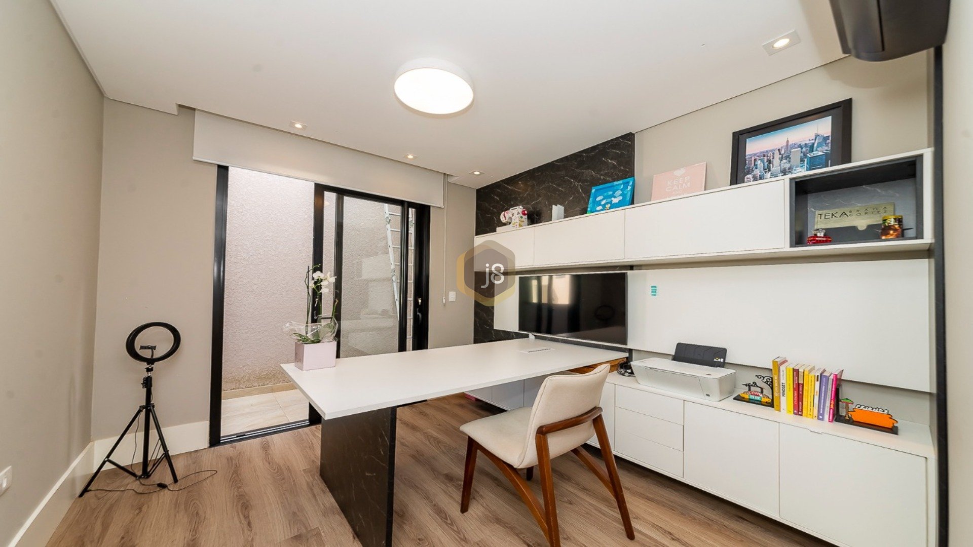 SOFISTICAÇÃO E CONFORTO, CASA 100% MOBILIADA