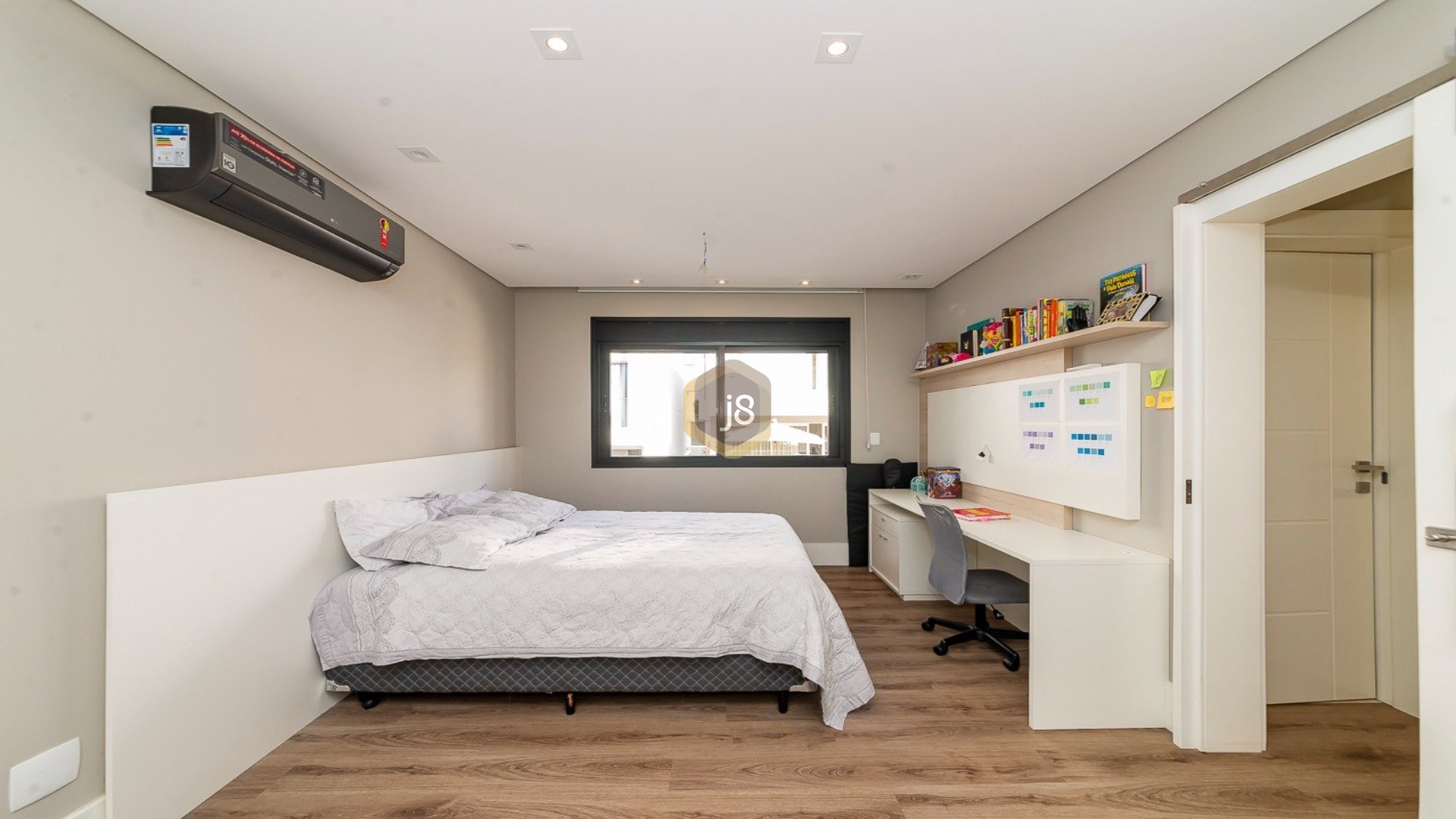 SOFISTICAÇÃO E CONFORTO, CASA 100% MOBILIADA