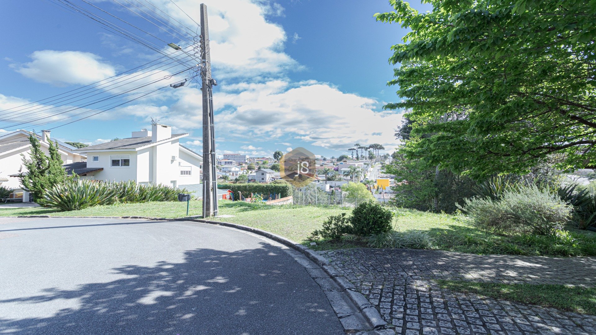 TERRENO EM CONDOMÍNIO NO CAMPO COMPRIDO