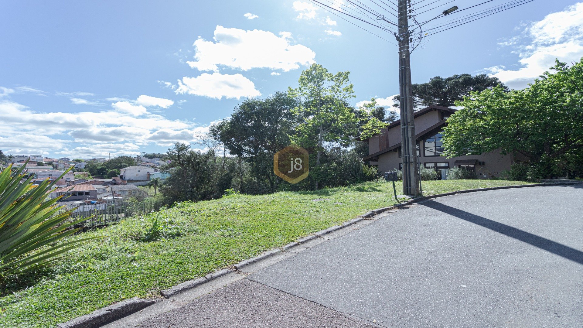 TERRENO EM CONDOMÍNIO NO CAMPO COMPRIDO