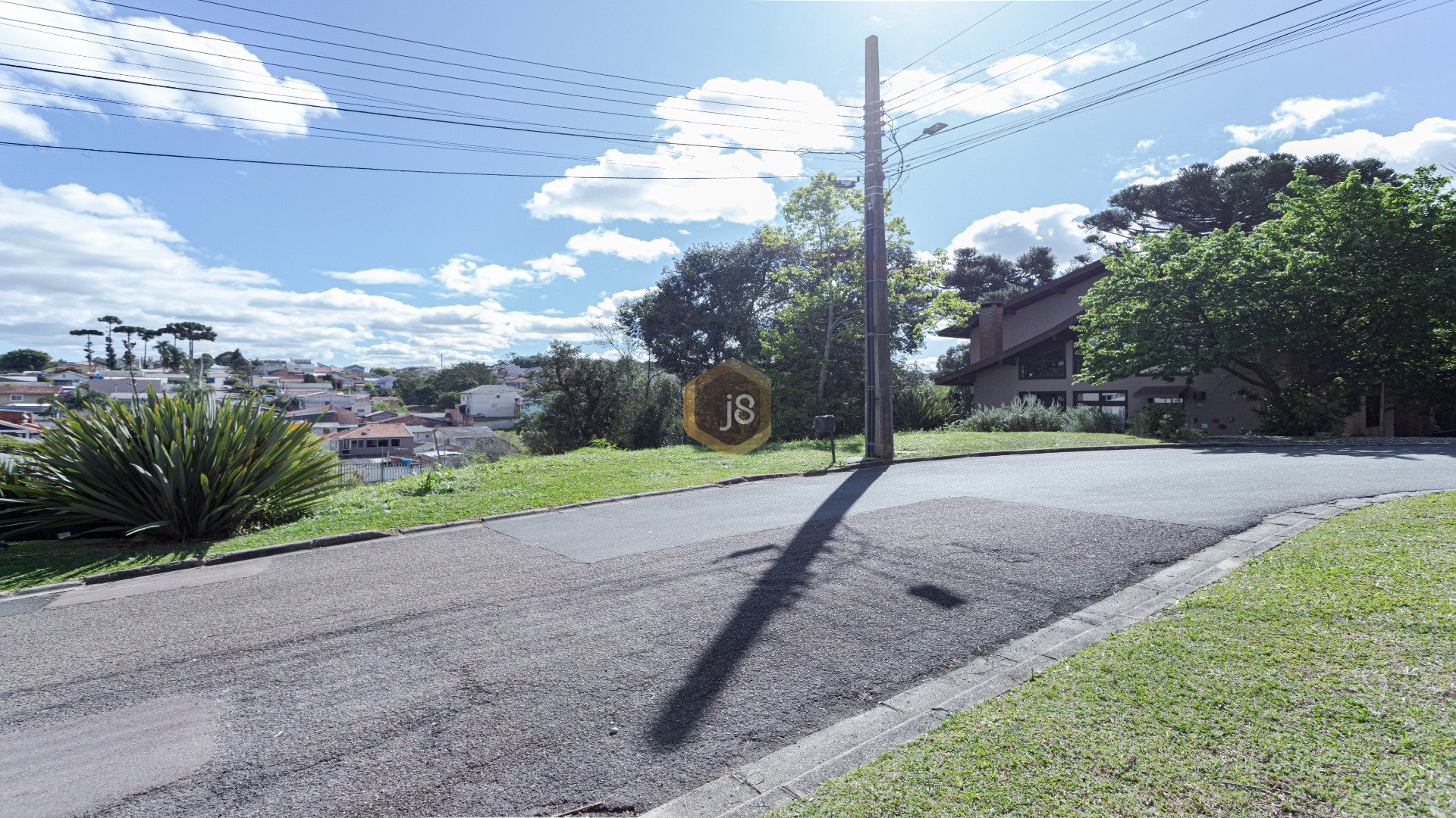 TERRENO EM CONDOMÍNIO NO CAMPO COMPRIDO