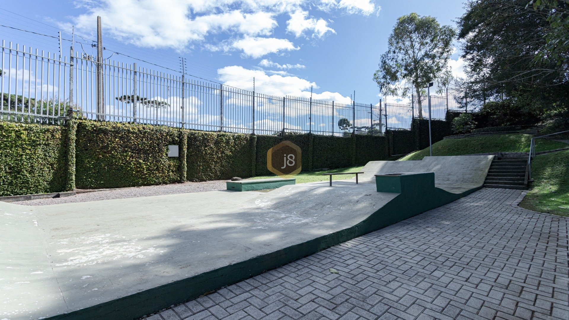 TERRENO EM CONDOMÍNIO NO CAMPO COMPRIDO