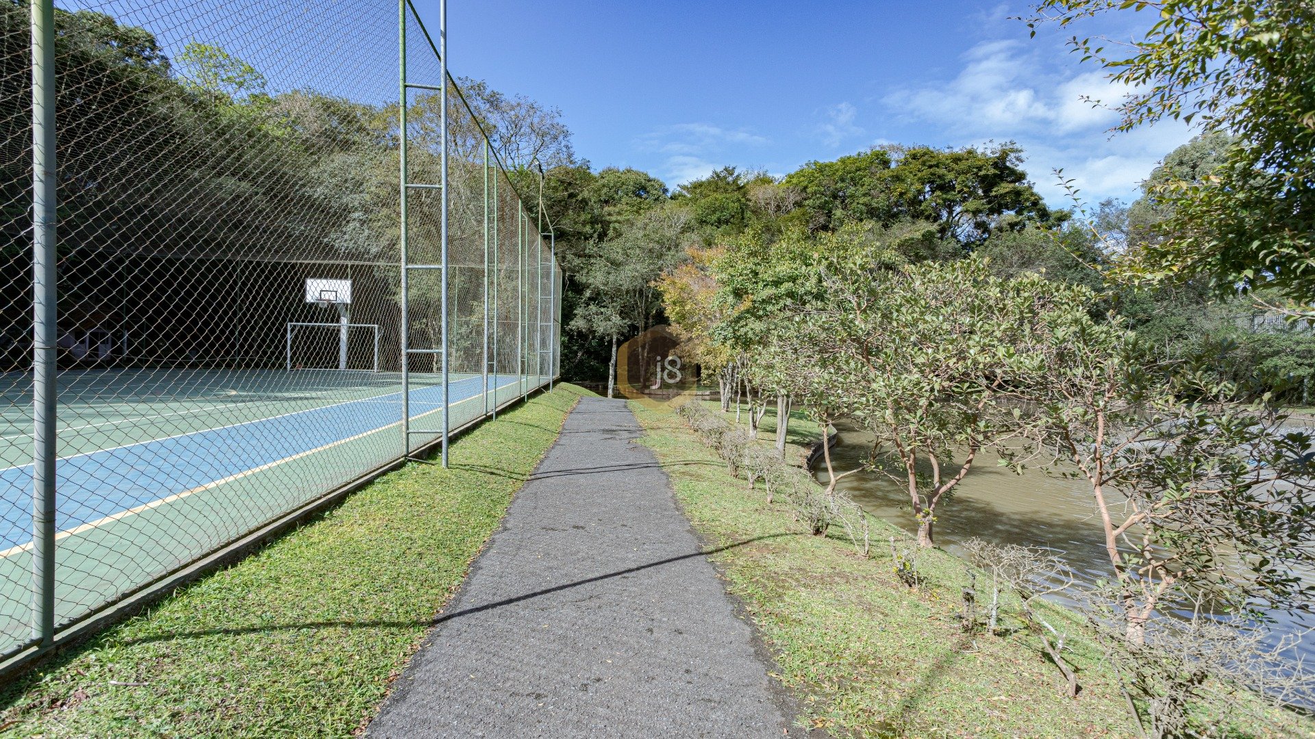 TERRENO EM CONDOMÍNIO NO CAMPO COMPRIDO