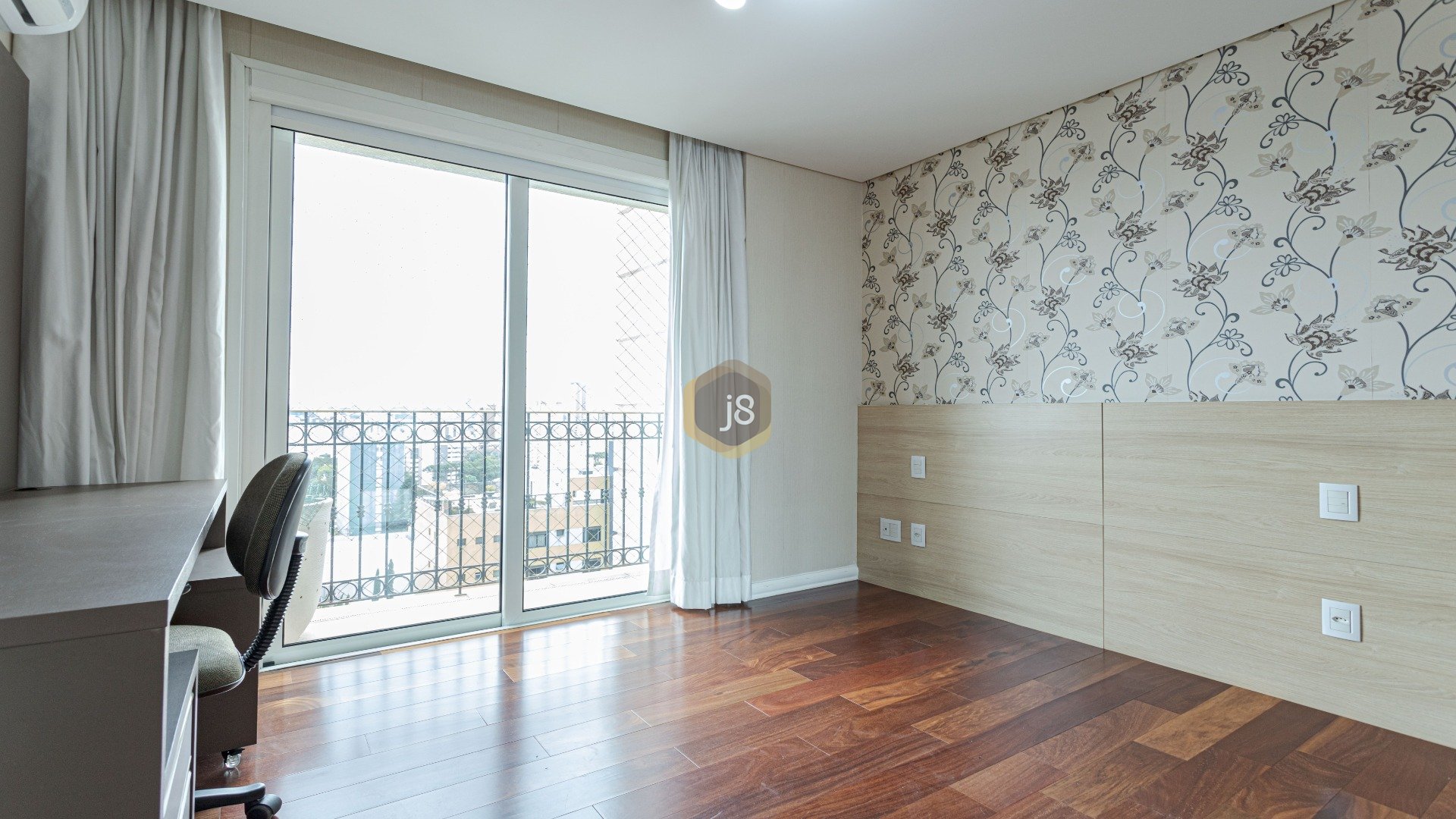 APARTAMENTO DE LUXO COM 3 SUÍTES NO BATEL