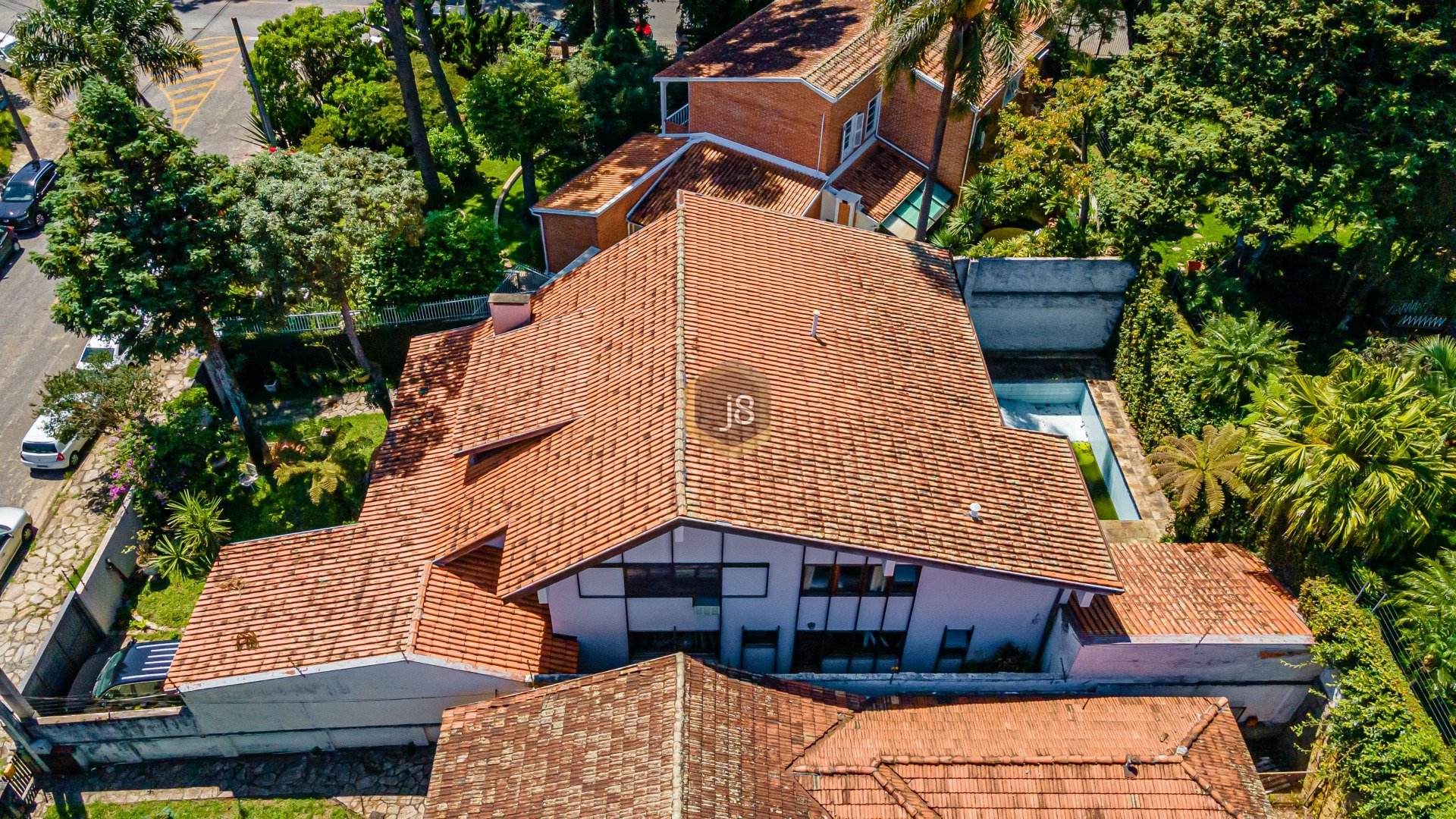 CASA COM ÓTIMO TERRENO, OPORTUNIDADE NO JARDIM LOS ANGELES!