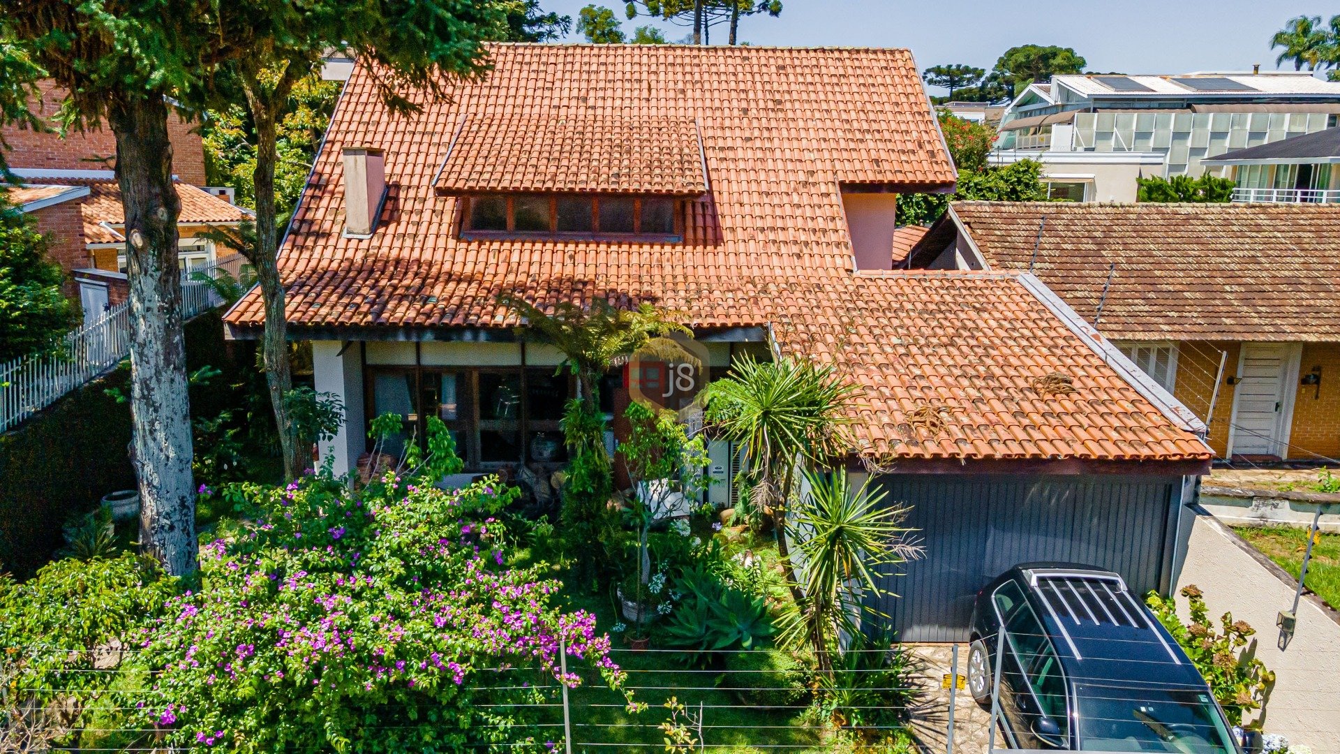 CASA COM ÓTIMO TERRENO, OPORTUNIDADE NO JARDIM LOS ANGELES!