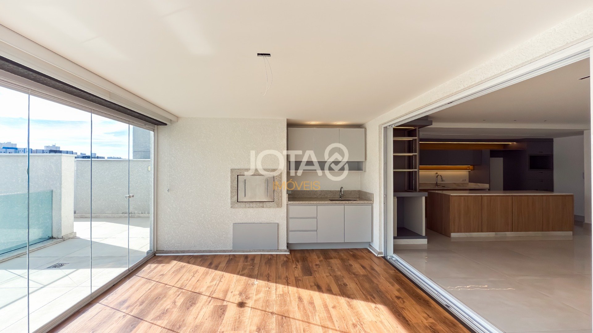 APARTAMENTO 3 QUARTOS, 4 VAGAS NO MELHOR DO AHÚ