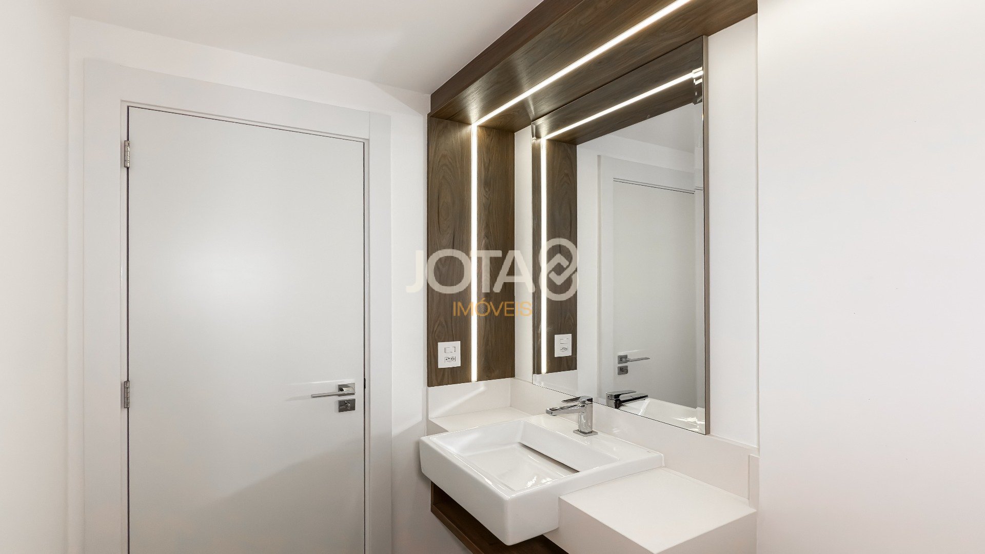 APARTAMENTO 3 QUARTOS, 4 VAGAS NO MELHOR DO AHÚ