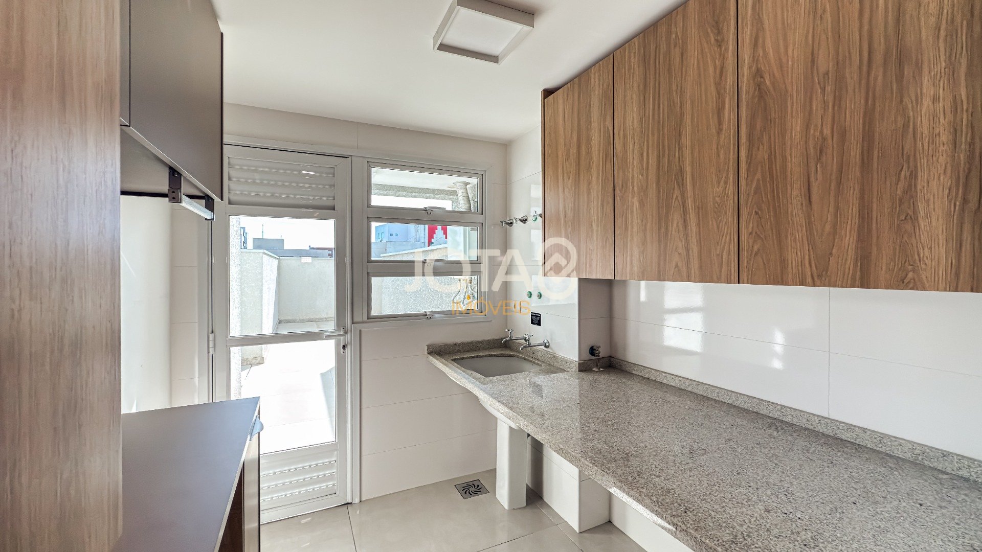 APARTAMENTO 3 QUARTOS, 4 VAGAS NO MELHOR DO AHÚ