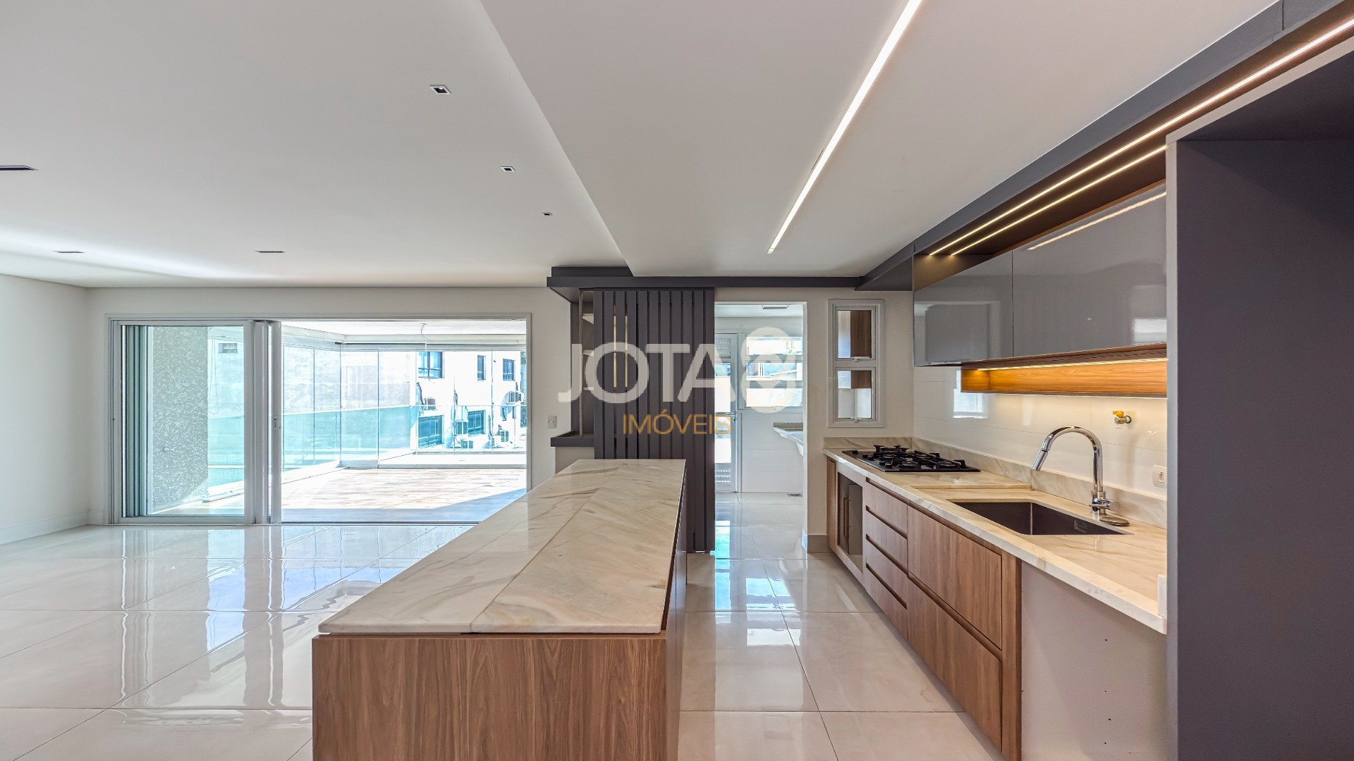 APARTAMENTO 3 QUARTOS, 4 VAGAS NO MELHOR DO AHÚ