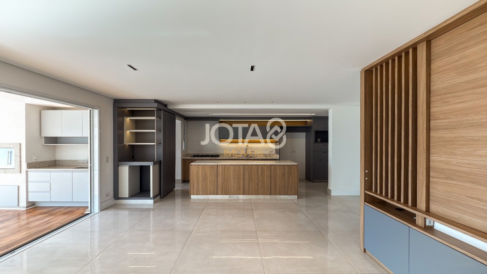 APARTAMENTO 3 QUARTOS, 4 VAGAS NO MELHOR DO AHÚ