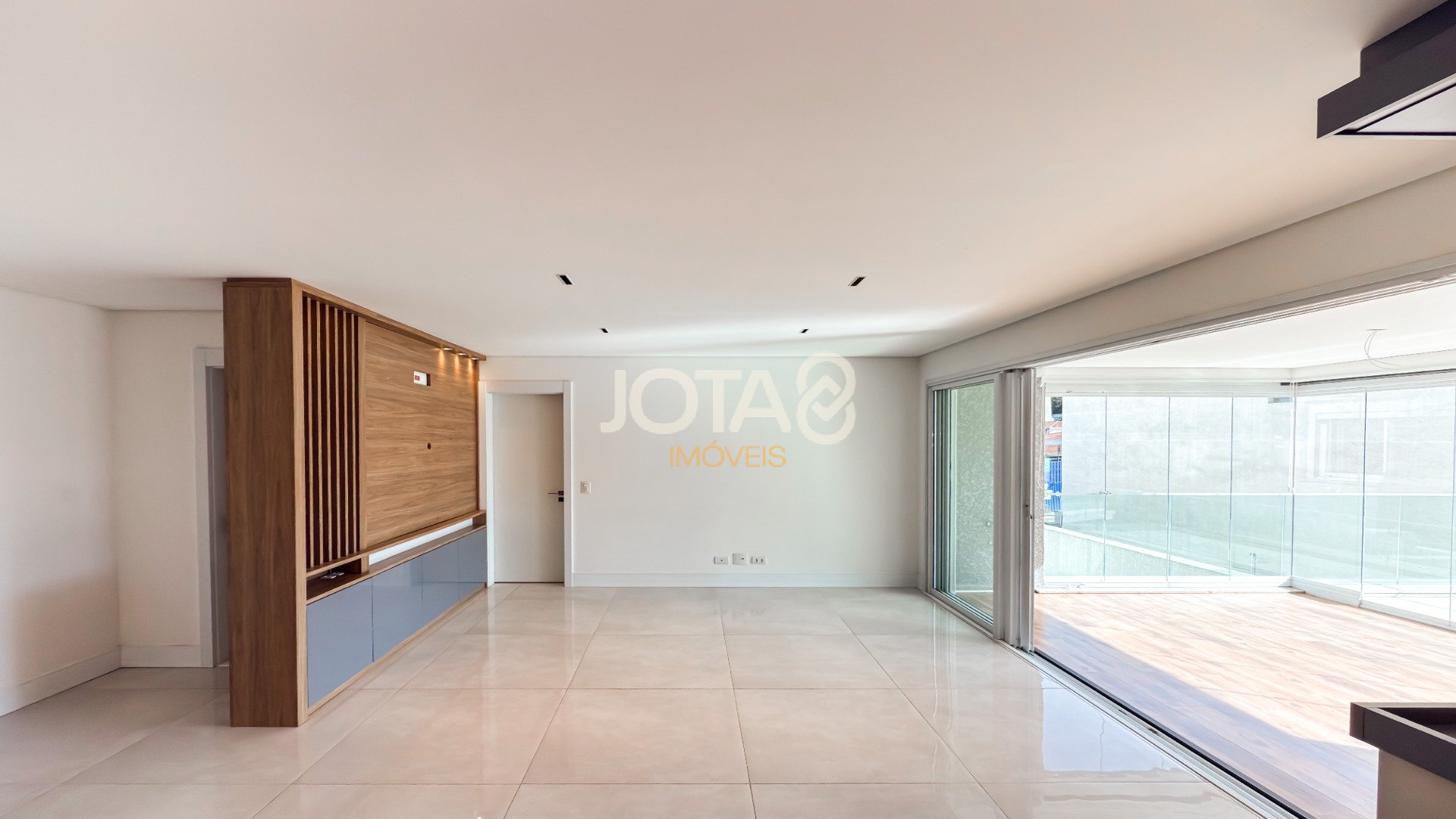 APARTAMENTO 3 QUARTOS, 4 VAGAS NO MELHOR DO AHÚ