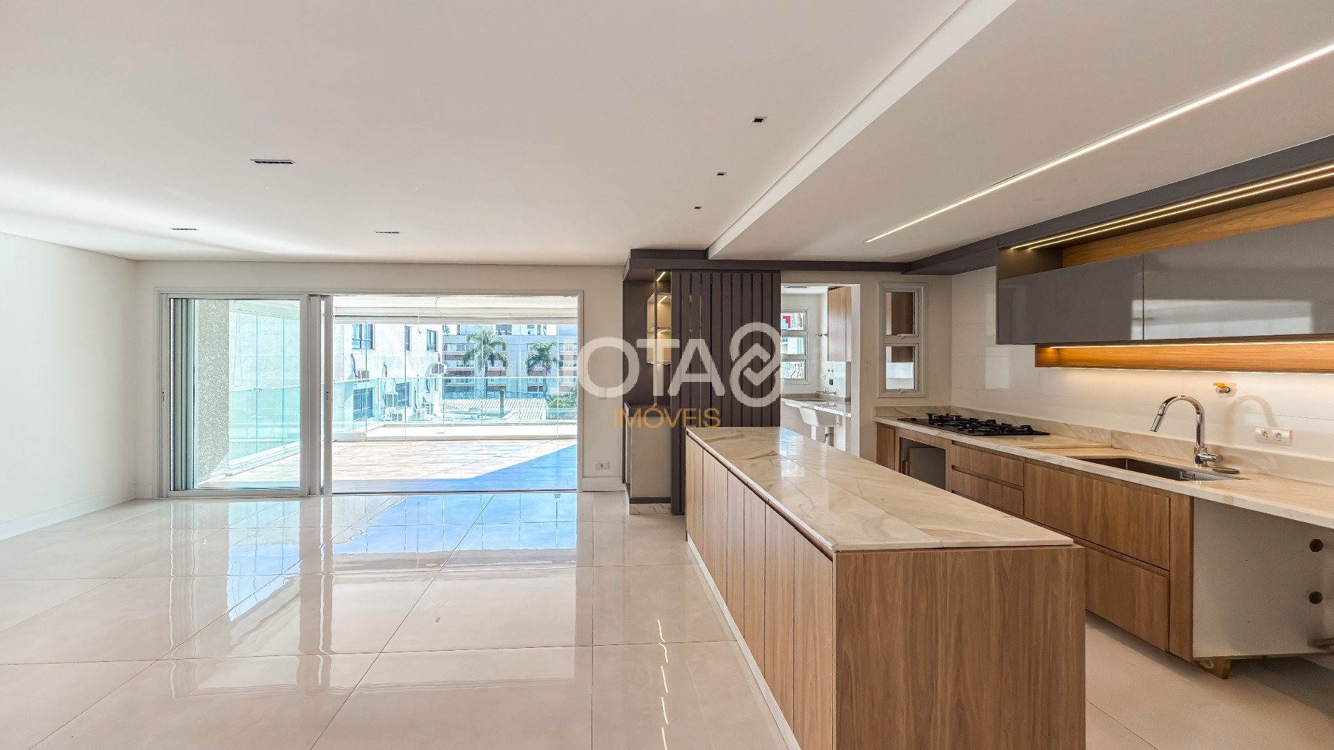 APARTAMENTO 3 QUARTOS, 4 VAGAS NO MELHOR DO AHÚ