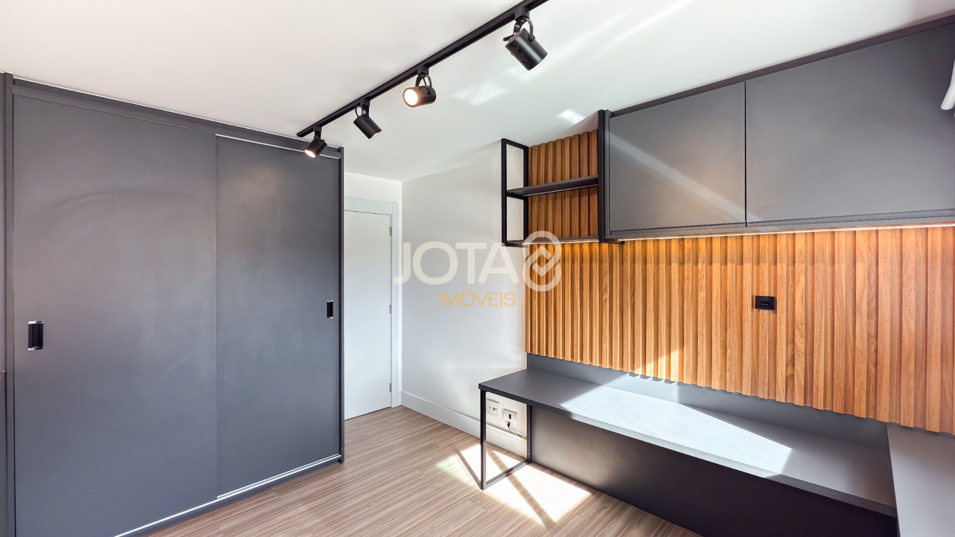 APARTAMENTO 3 QUARTOS, 4 VAGAS NO MELHOR DO AHÚ