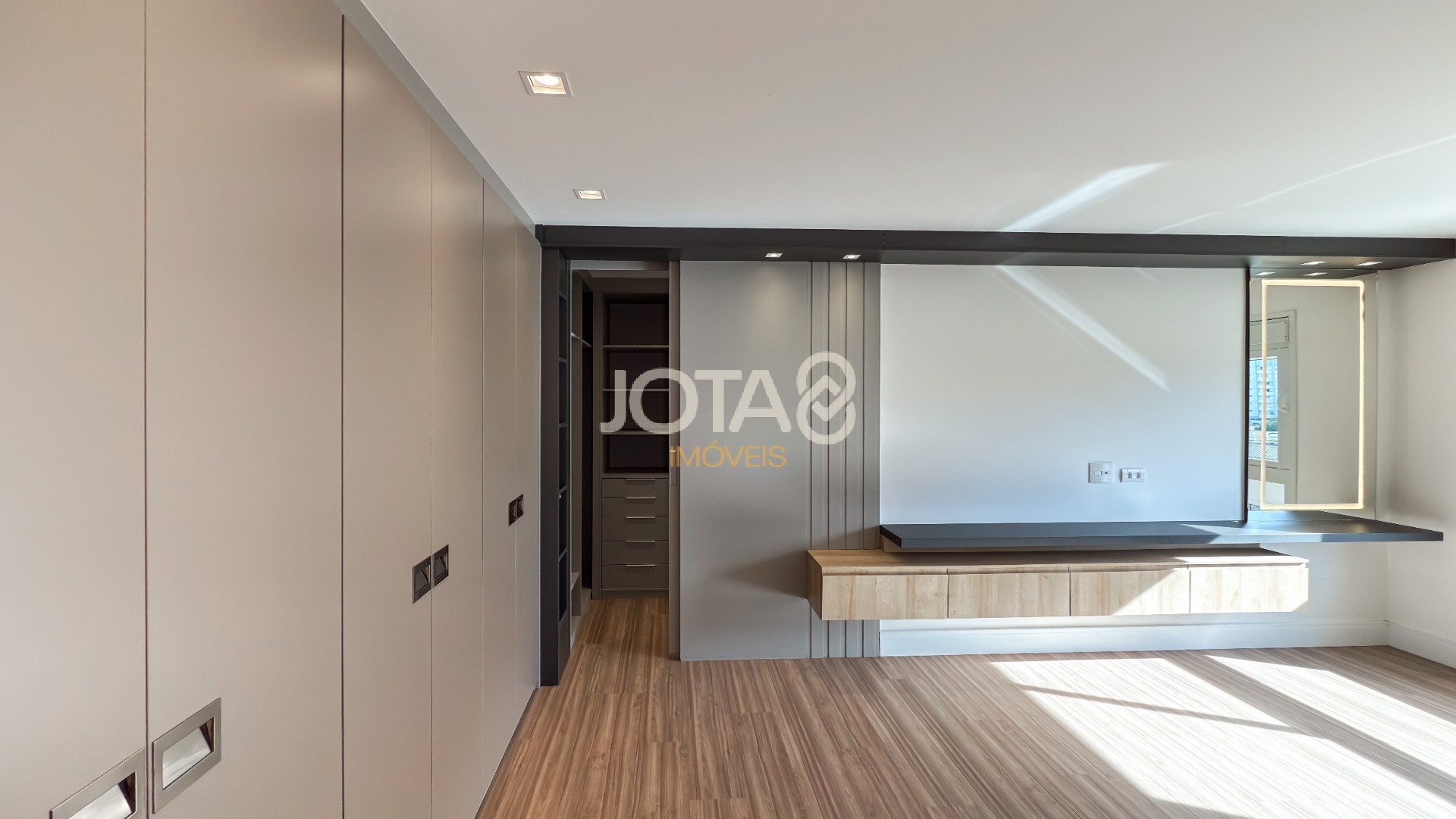 APARTAMENTO 3 QUARTOS, 4 VAGAS NO MELHOR DO AHÚ