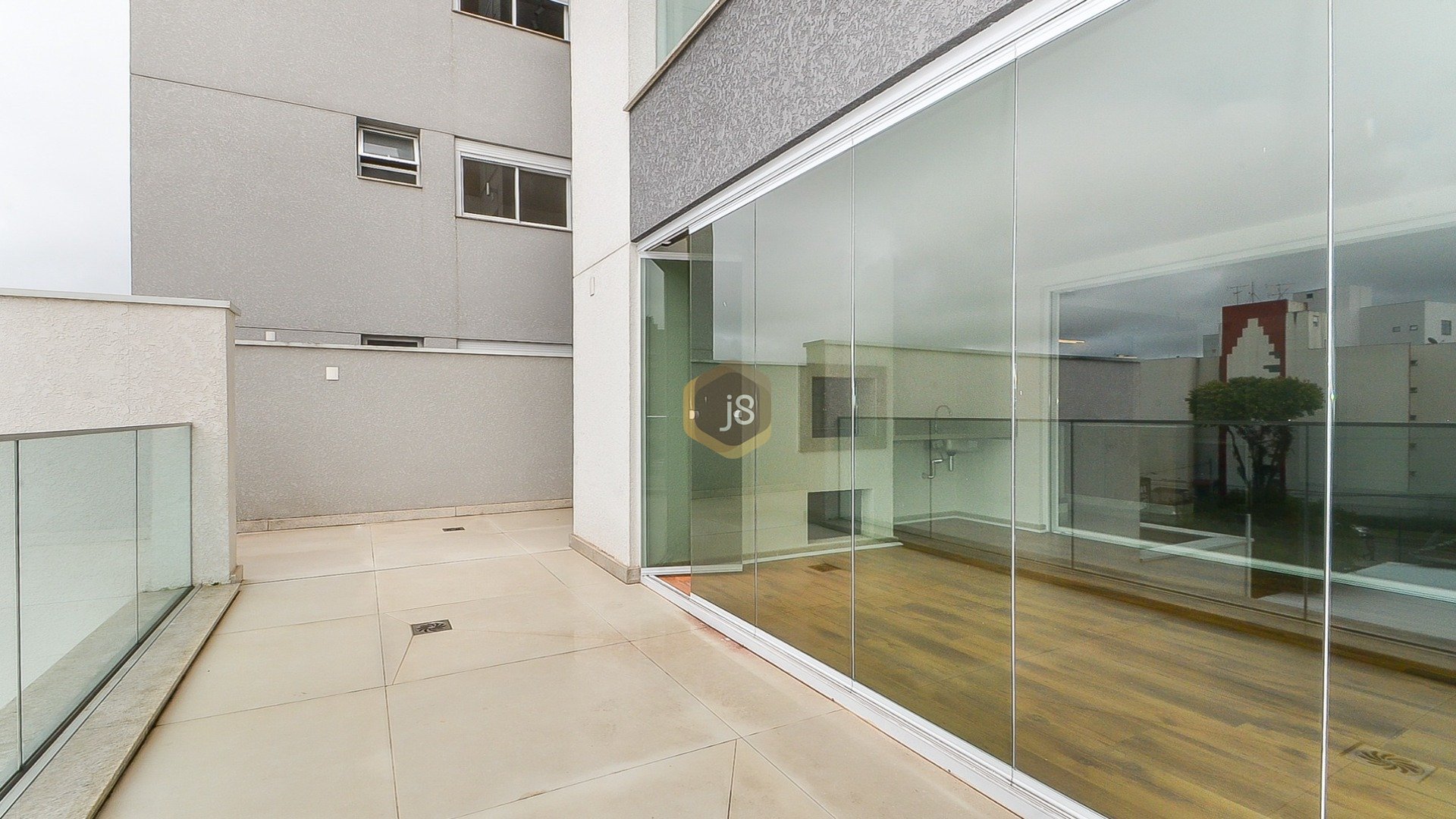APARTAMENTO 3 QUARTOS, 4 VAGAS NO MELHOR DO AHÚ