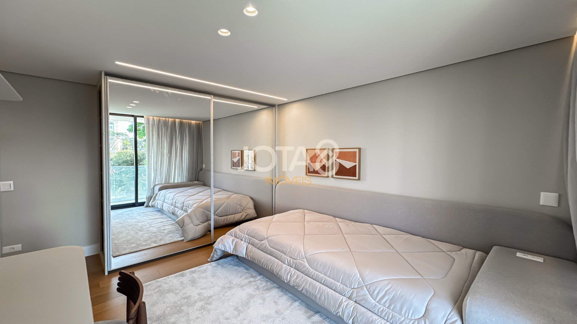 APARTAMENTO DECORADO COM 3 SUÍTES PERTO DO GRACIOSA!