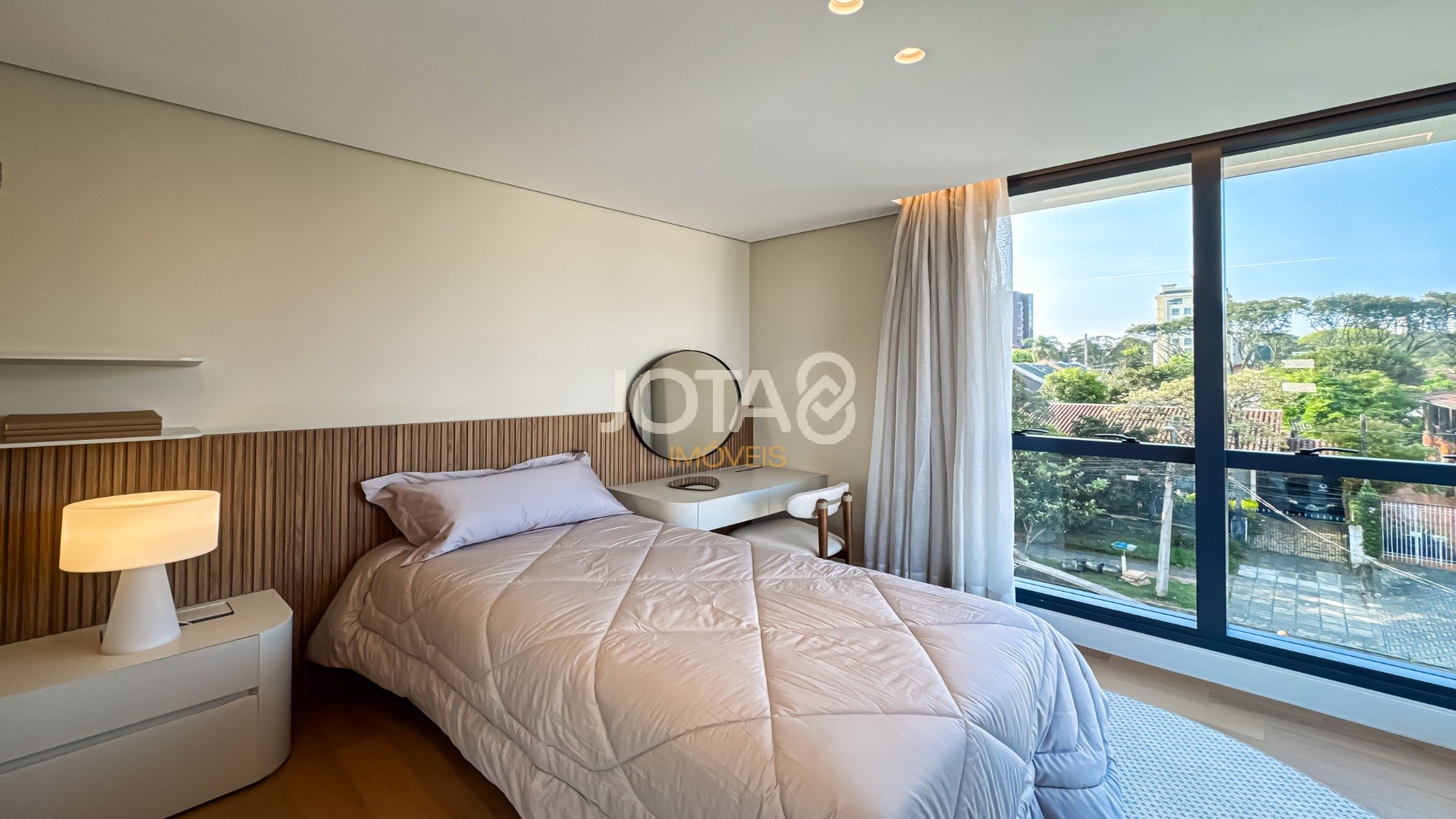 APARTAMENTO DECORADO COM 3 SUÍTES PERTO DO GRACIOSA!