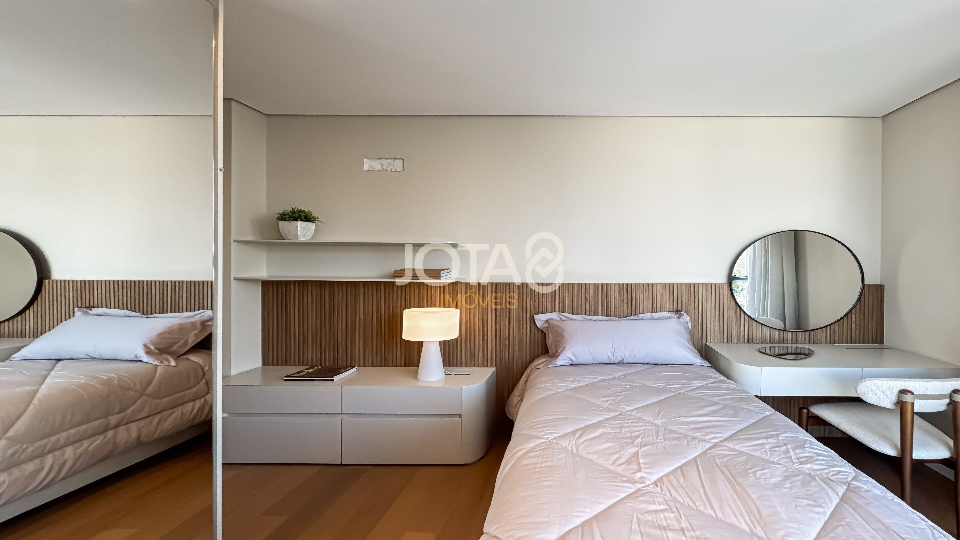 APARTAMENTO DECORADO COM 3 SUÍTES PERTO DO GRACIOSA!