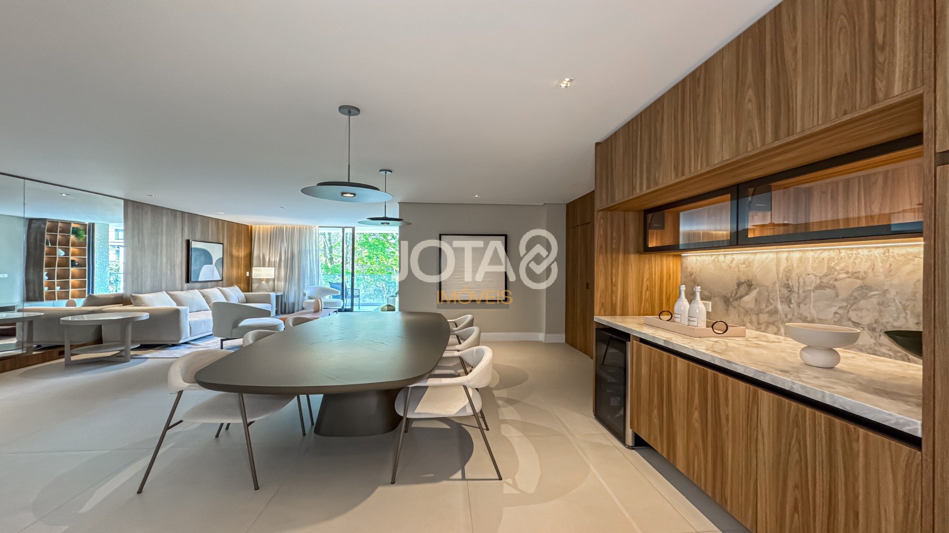 APARTAMENTO DECORADO COM 3 SUÍTES PERTO DO GRACIOSA!