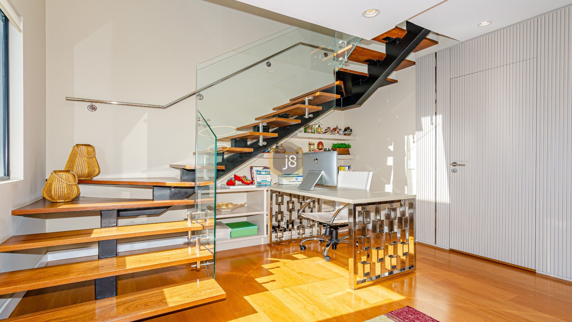 DUPLEX DE ALTO PADRÃO COM 3 SUÍTES NO ALTO DA GLÓRIA