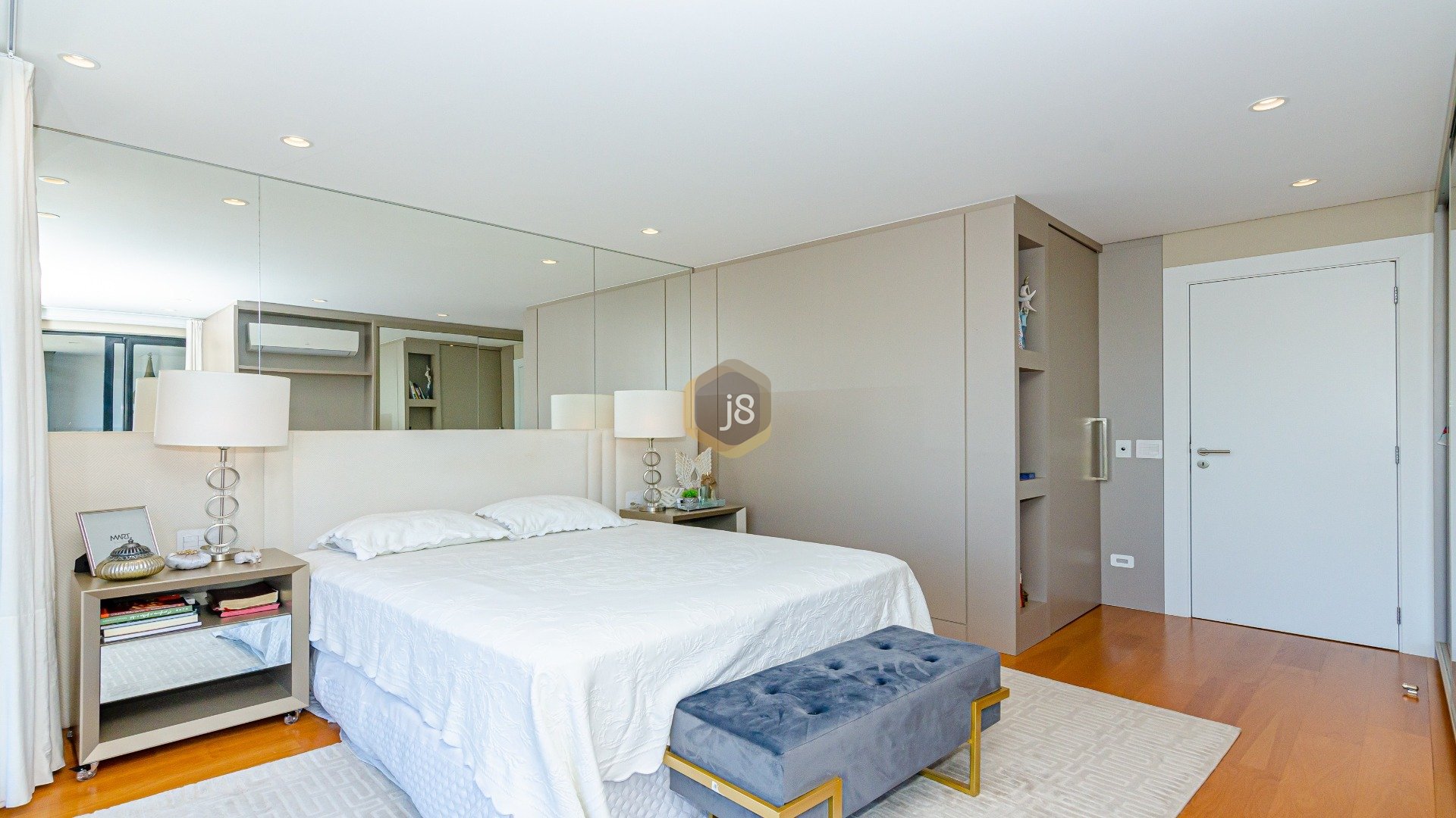 DUPLEX DE ALTO PADRÃO COM 3 SUÍTES NO ALTO DA GLÓRIA