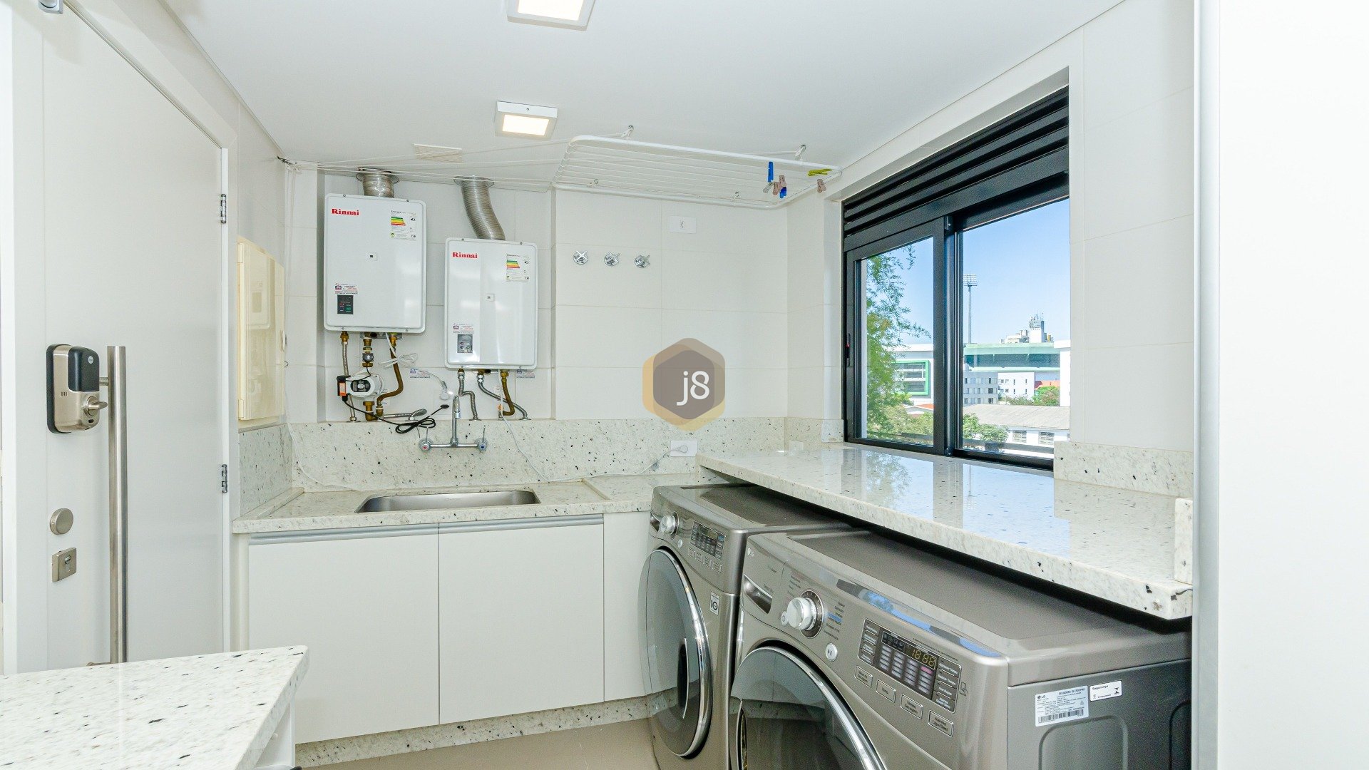 DUPLEX DE ALTO PADRÃO COM 3 SUÍTES NO ALTO DA GLÓRIA