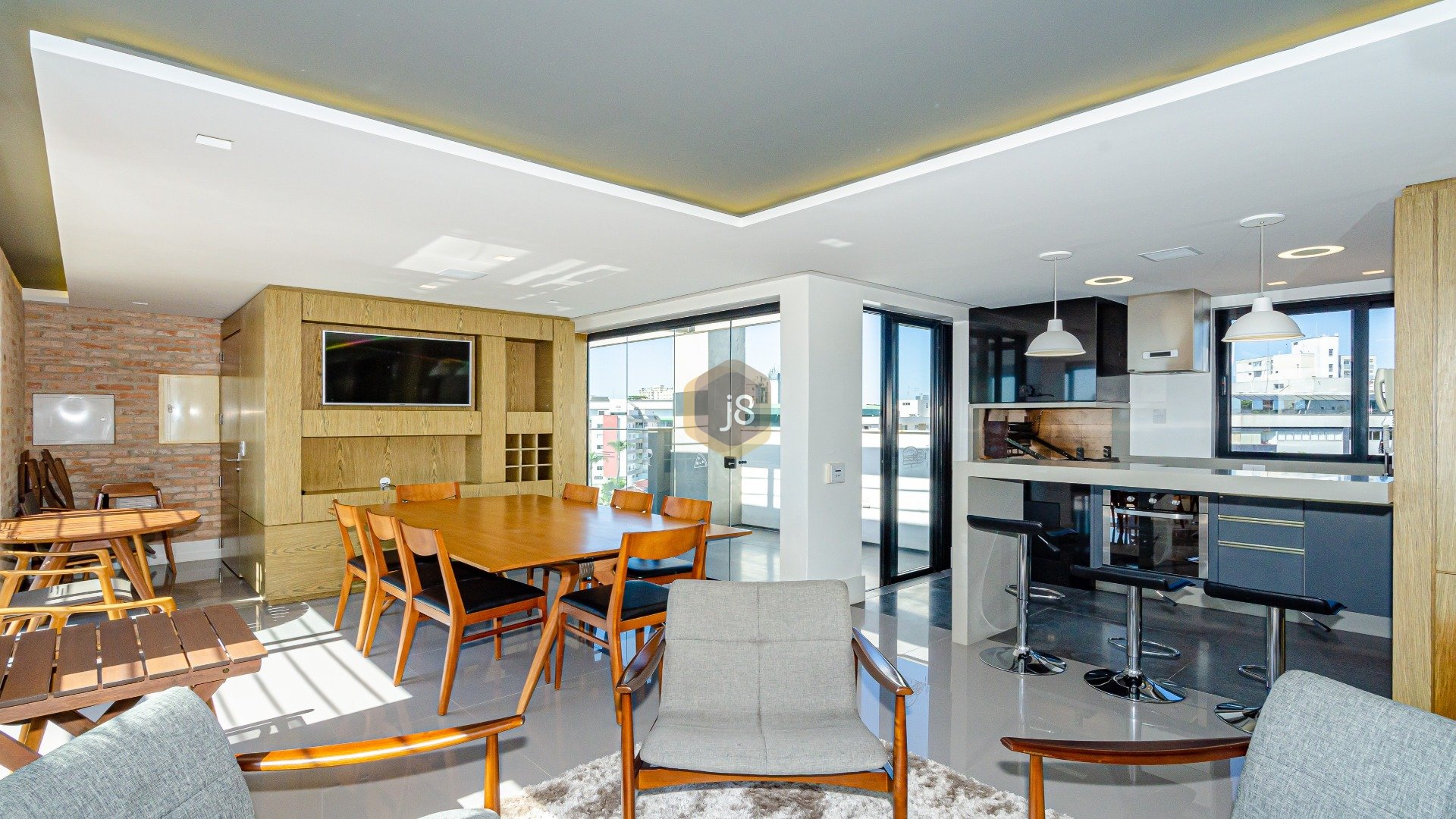 DUPLEX DE ALTO PADRÃO COM 3 SUÍTES NO ALTO DA GLÓRIA