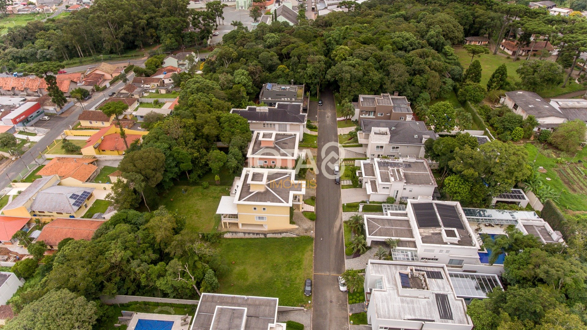 TERRENO EM CONDOMÍNIO NO CAMPO COMPRIDO COM BOSQUE PRIVATIVO
