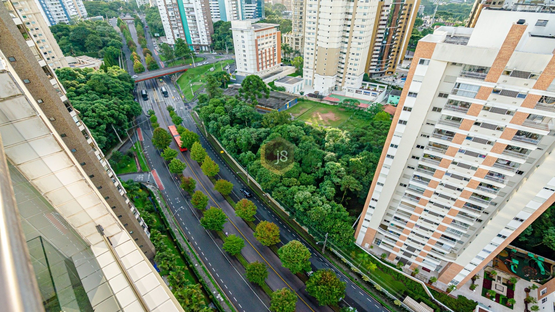 COBERTURA DE 4 QUARTOS NO ECOVILLE