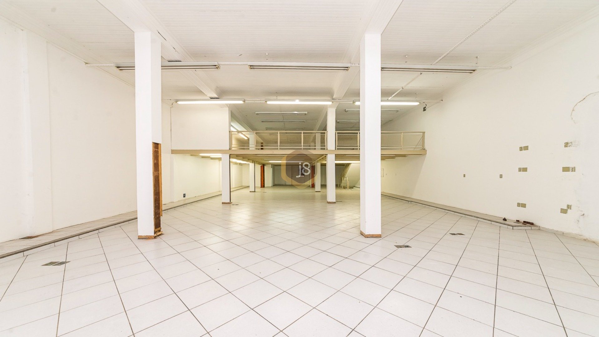 IMÓVEL COMERCIAL NO CENTRO DA CIDADE!