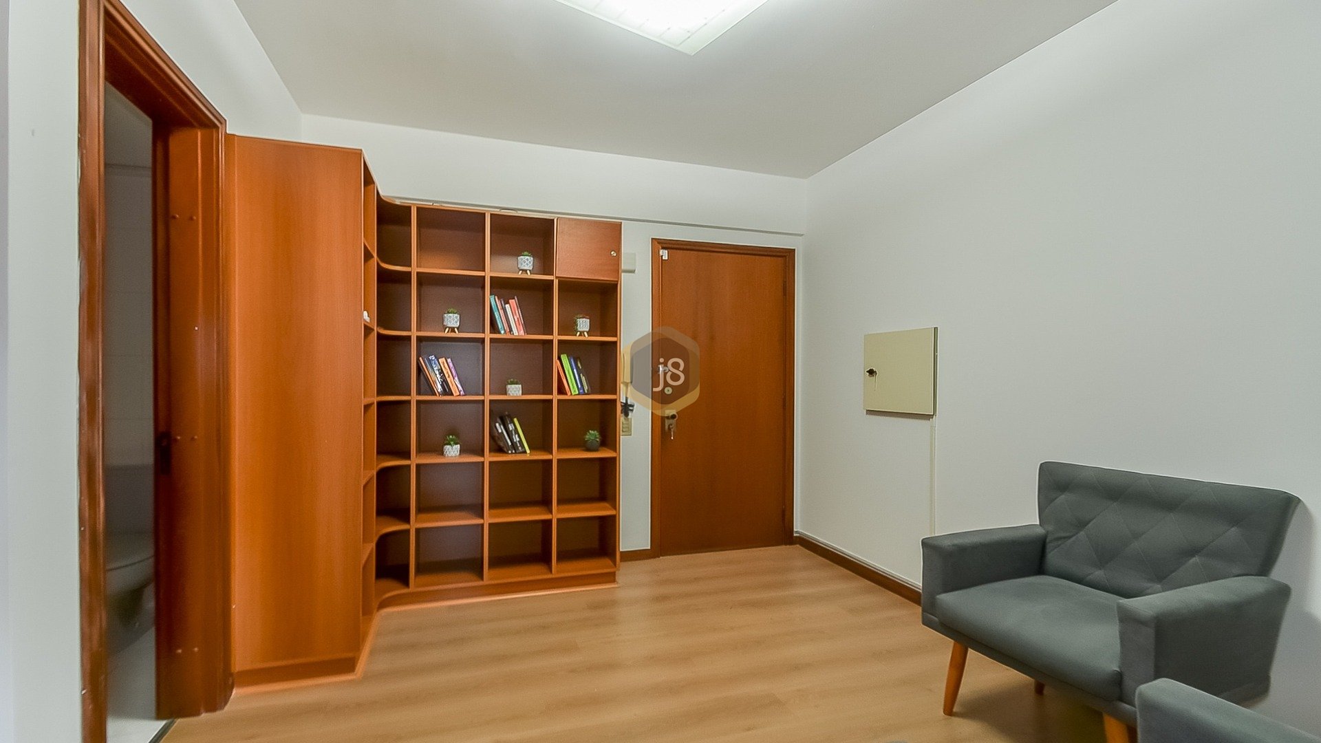 SALA COMERCIAL BEM LOCALIZADA NA AVENIDA DO BATEL!