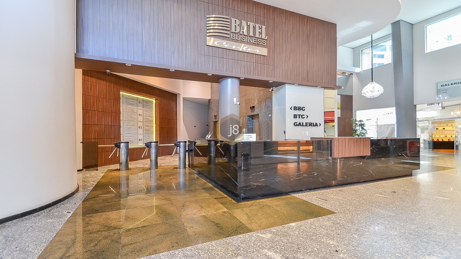 SALA COMERCIAL BEM LOCALIZADA NA AVENIDA DO BATEL!