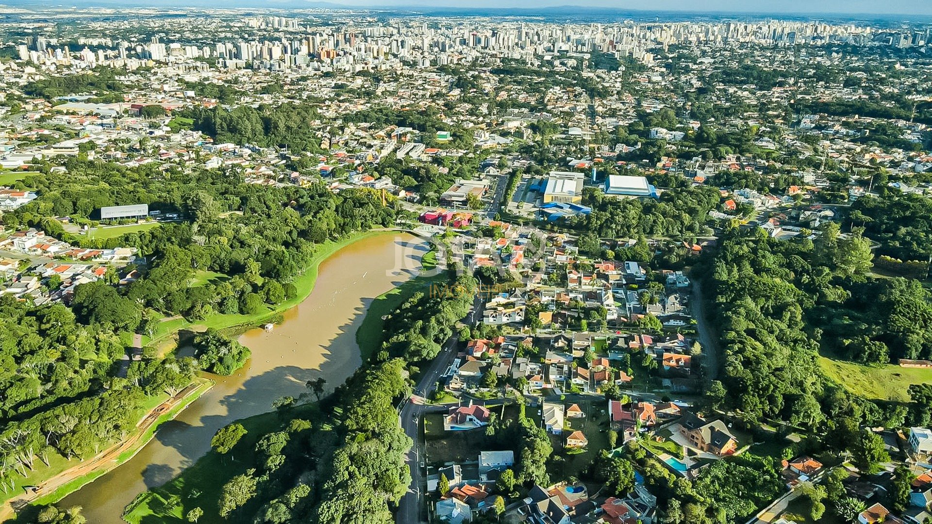 TERRENO ZR2 NA RUA MATEUS LEME!