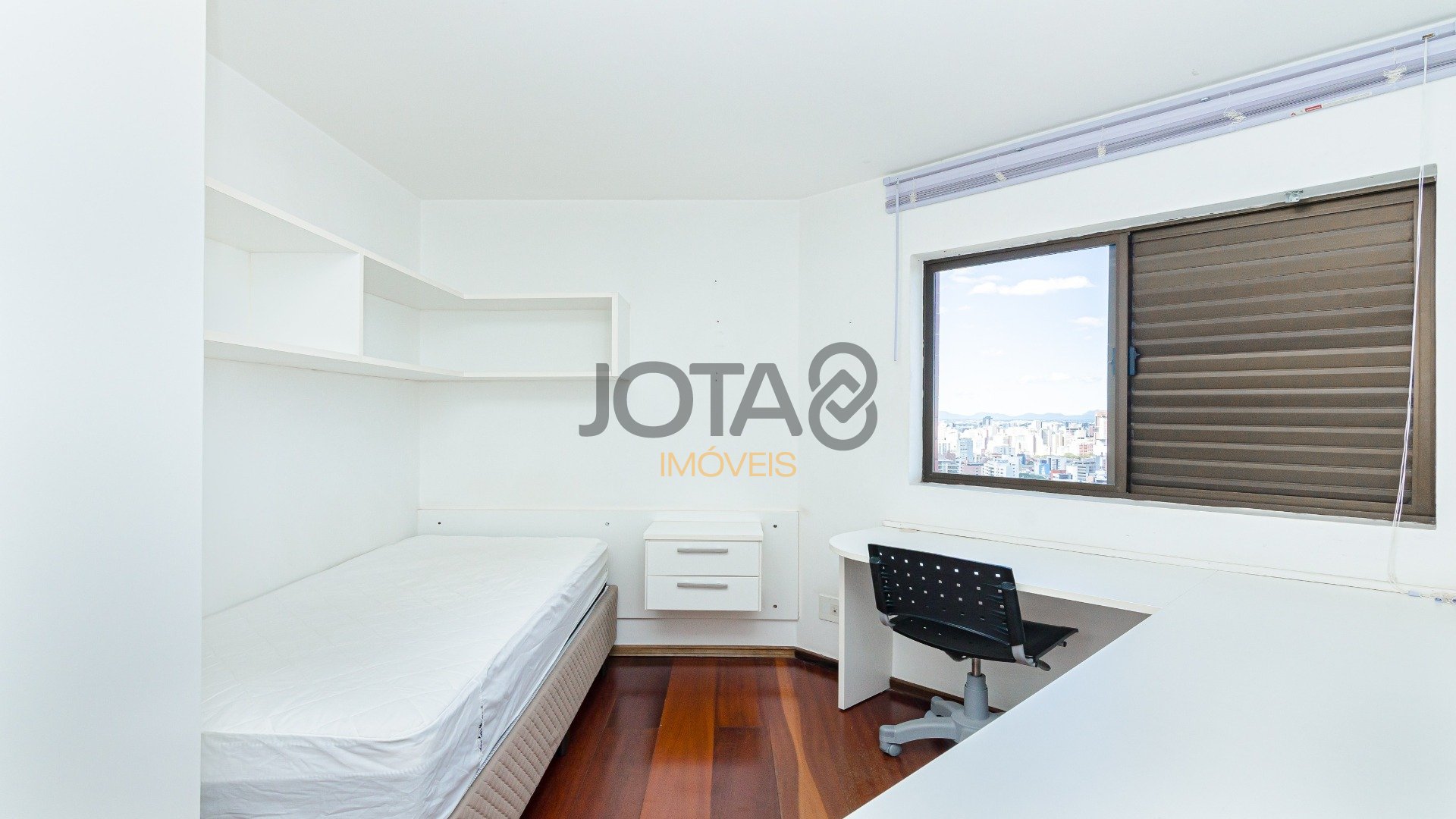 Apartamento no bairro Bigorrilho em Curitiba - Ref.: 69462 - J8 Imóveis