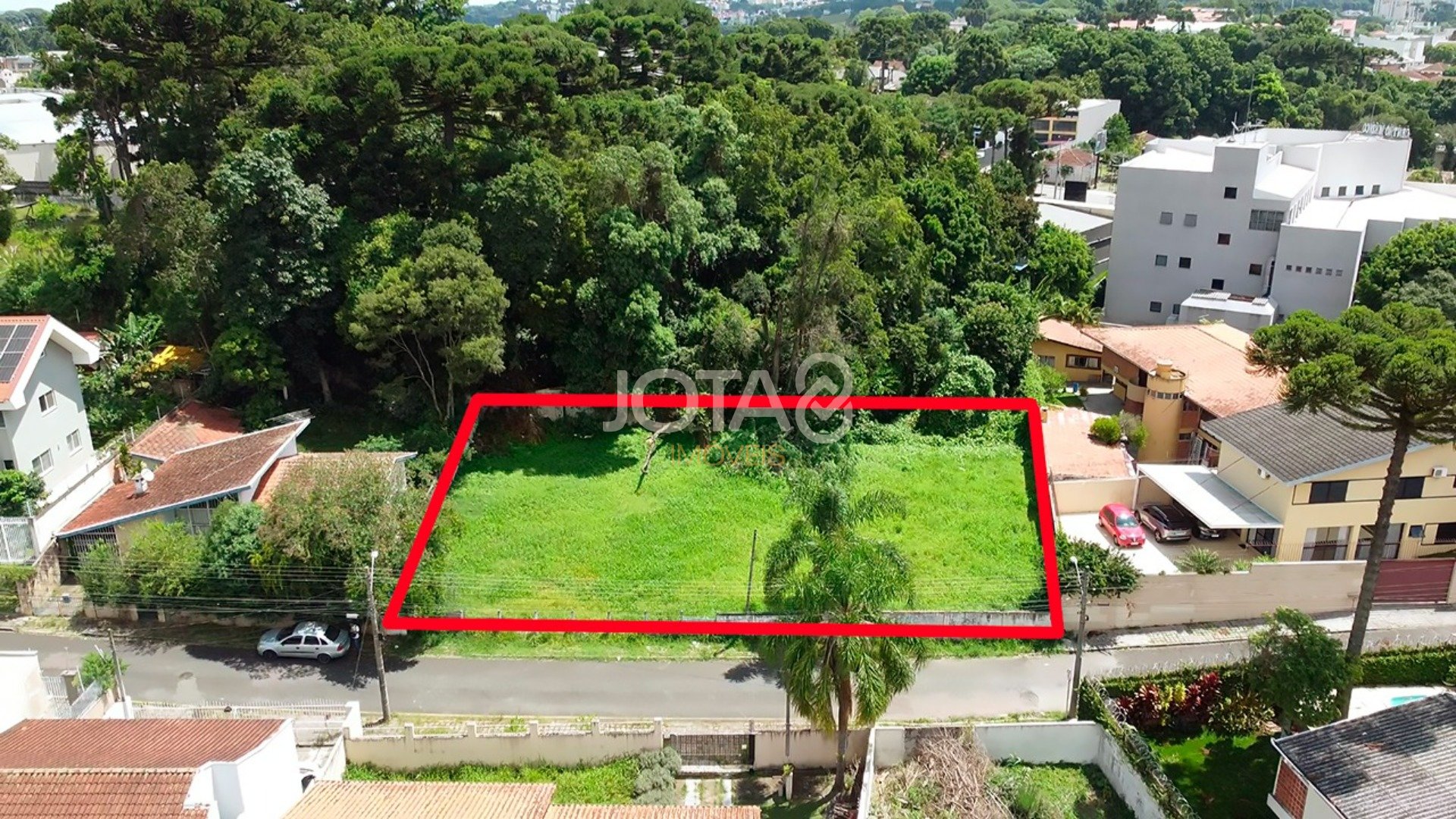 TERRENO COM ÓTIMA LOCALIZAÇÃO NO BATEL!