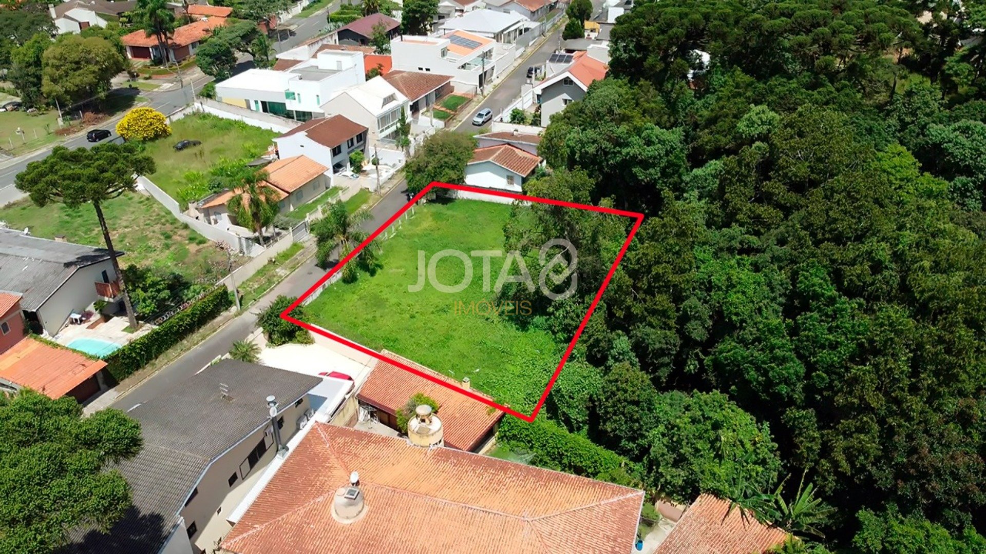 TERRENO COM ÓTIMA LOCALIZAÇÃO NO BATEL!