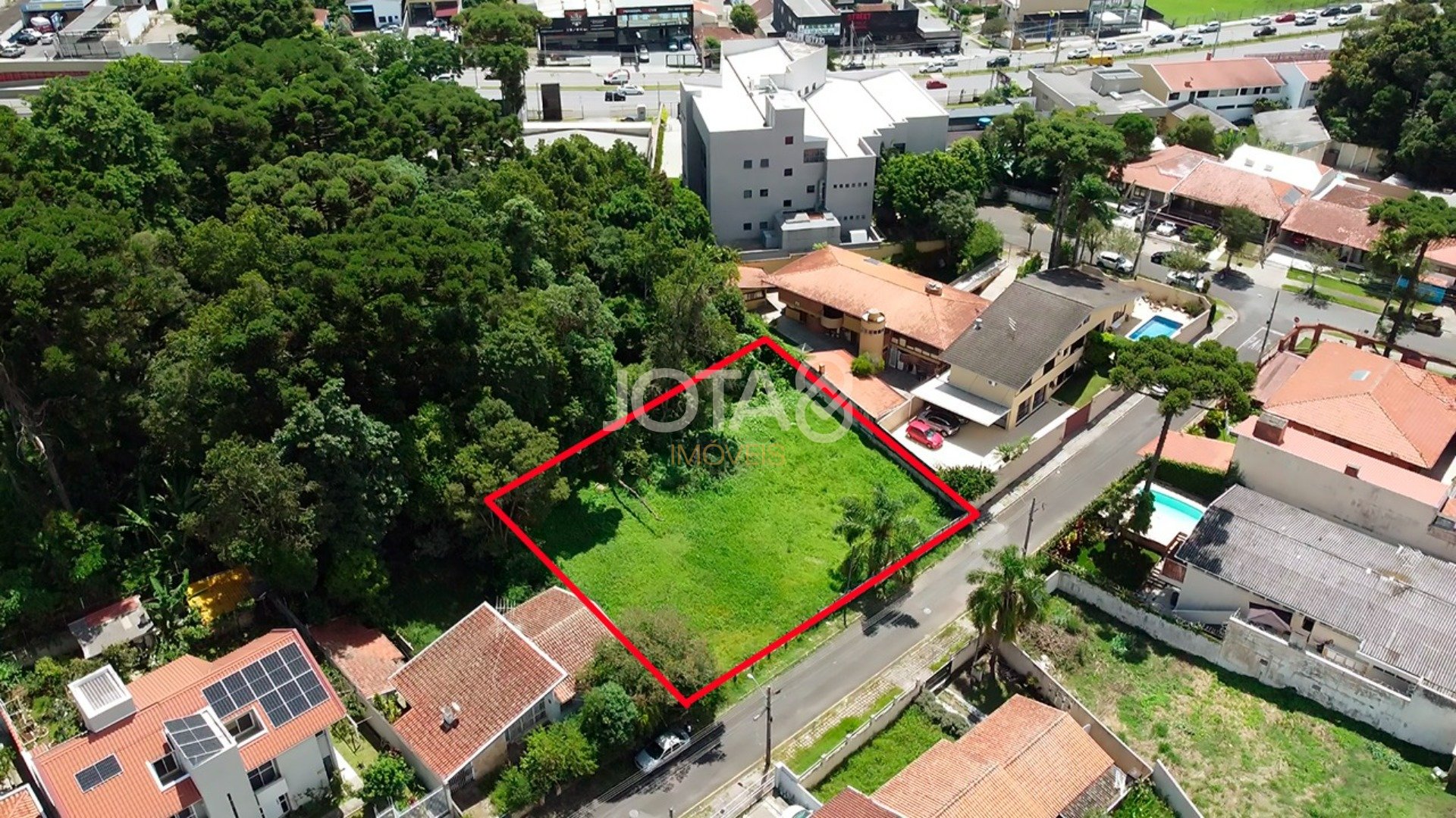 TERRENO COM ÓTIMA LOCALIZAÇÃO NO BATEL!