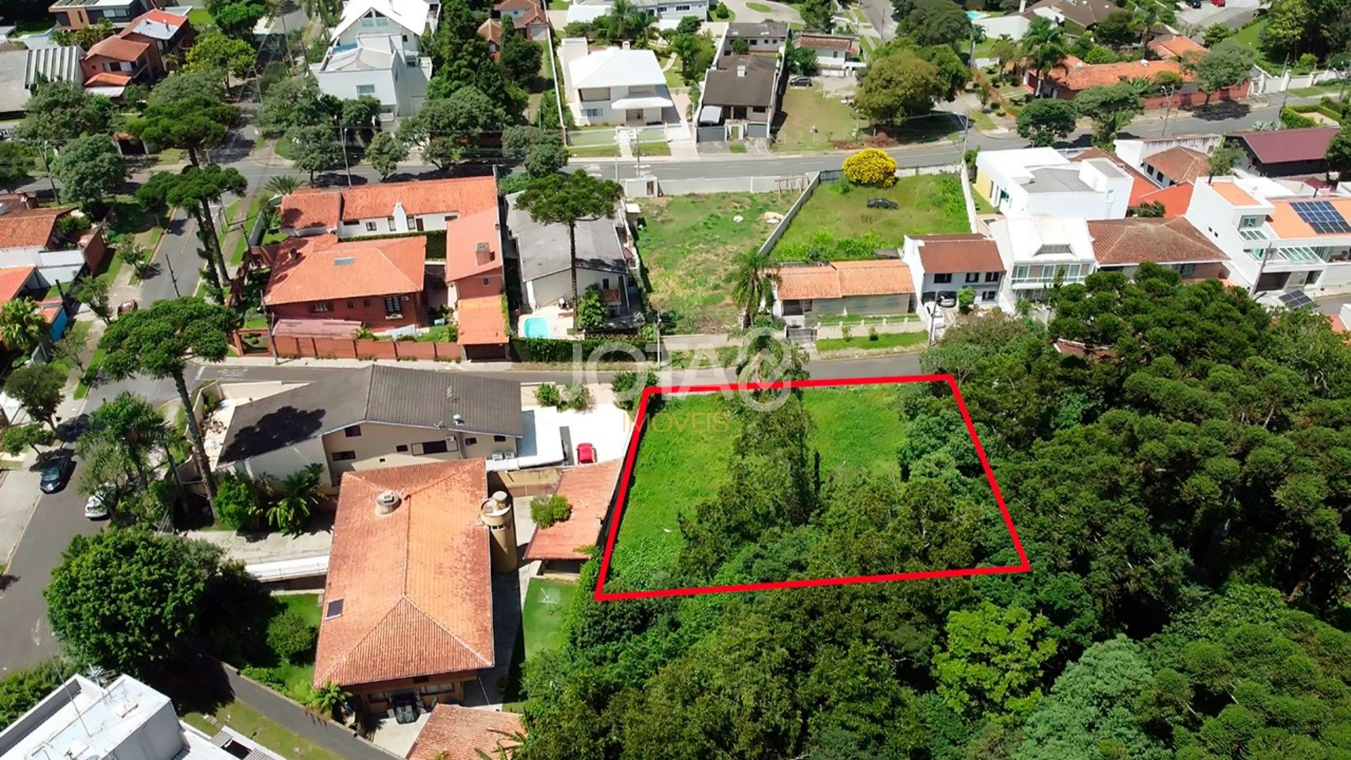 TERRENO COM ÓTIMA LOCALIZAÇÃO NO BATEL!