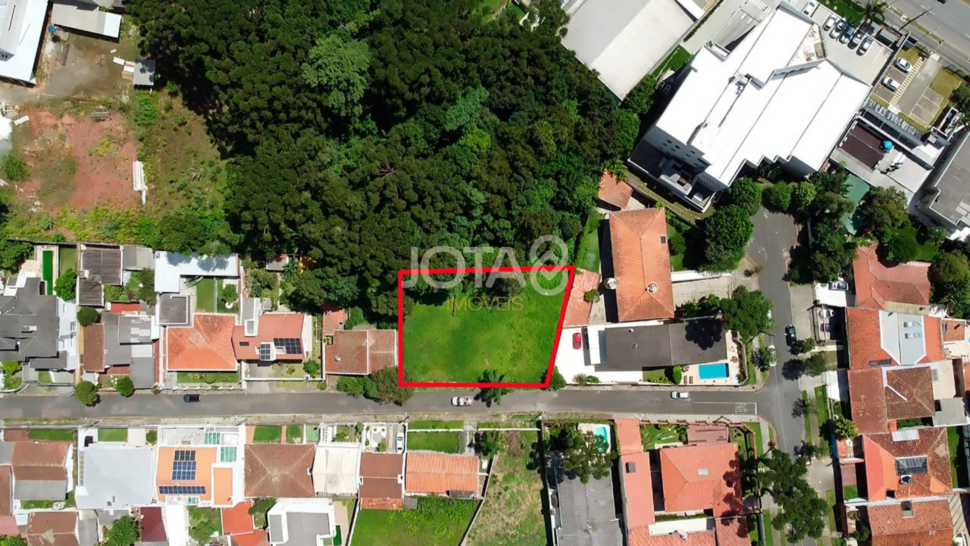 TERRENO COM ÓTIMA LOCALIZAÇÃO NO BATEL!