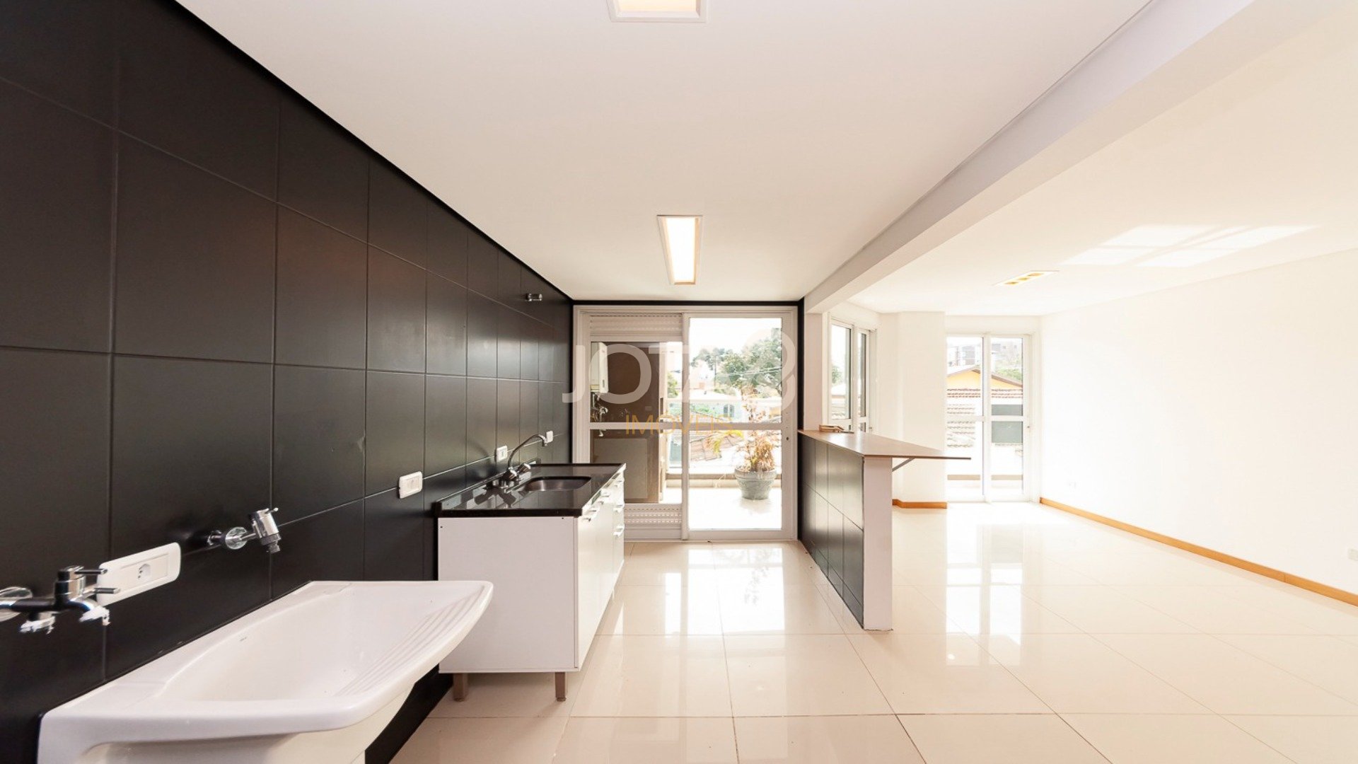 APARTAMENTO COM 2 DORMITÓRIOS NO JUVEVÊ