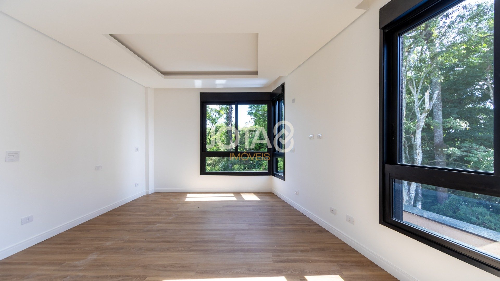 PINE HILL: CASA EM CONDOMÍNIO PRONTA PARA MORAR