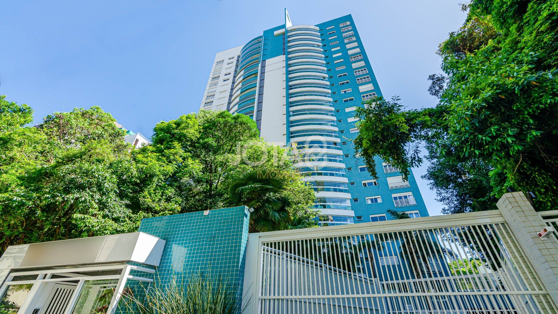 APARTAMENTO NO ECOVILLE COM 3 SUÍTES E 2 VAGAS